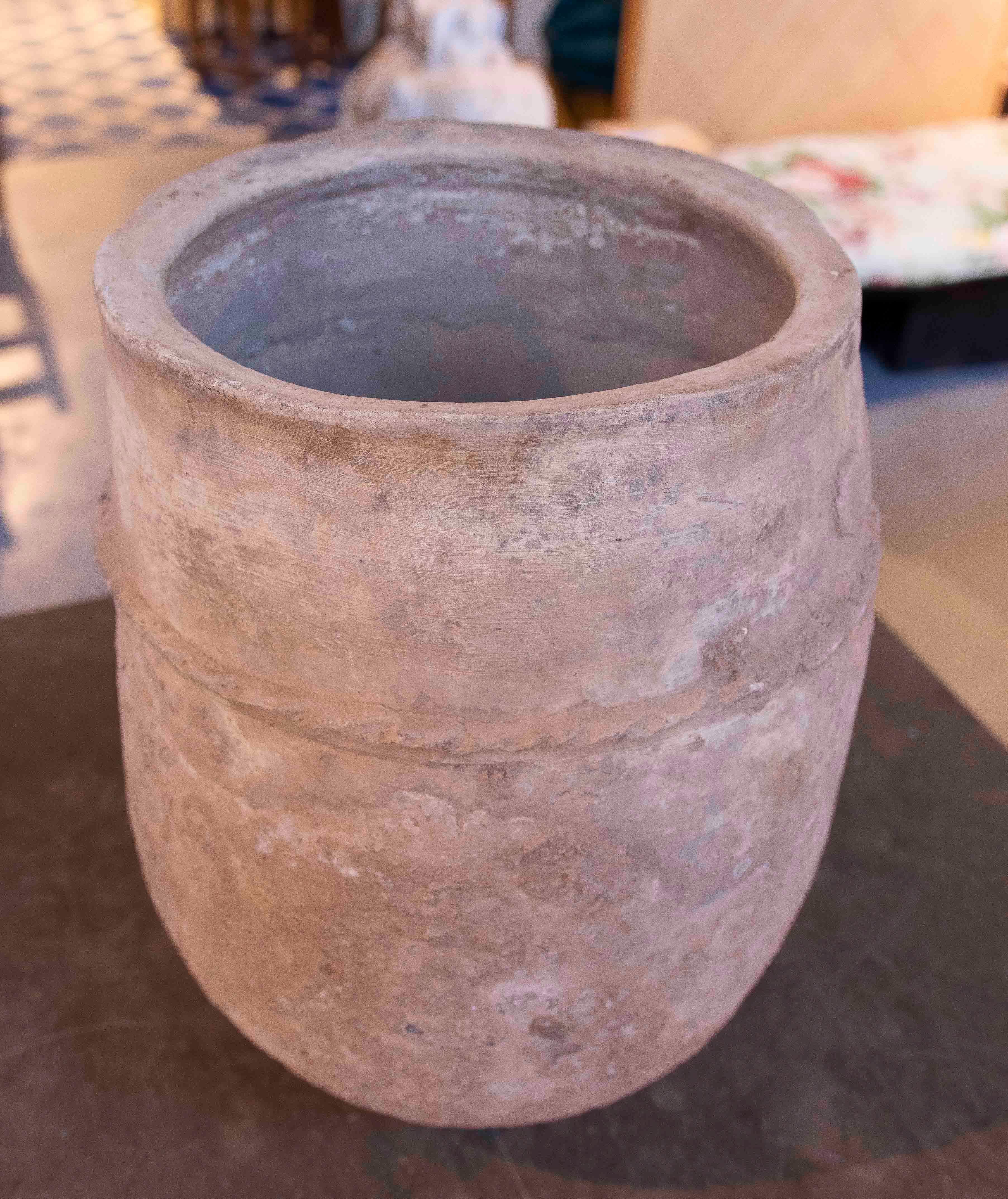 Jarre rustique en terre cuite faite à la main, datant des années 1970 Bon état - En vente à Marbella, ES