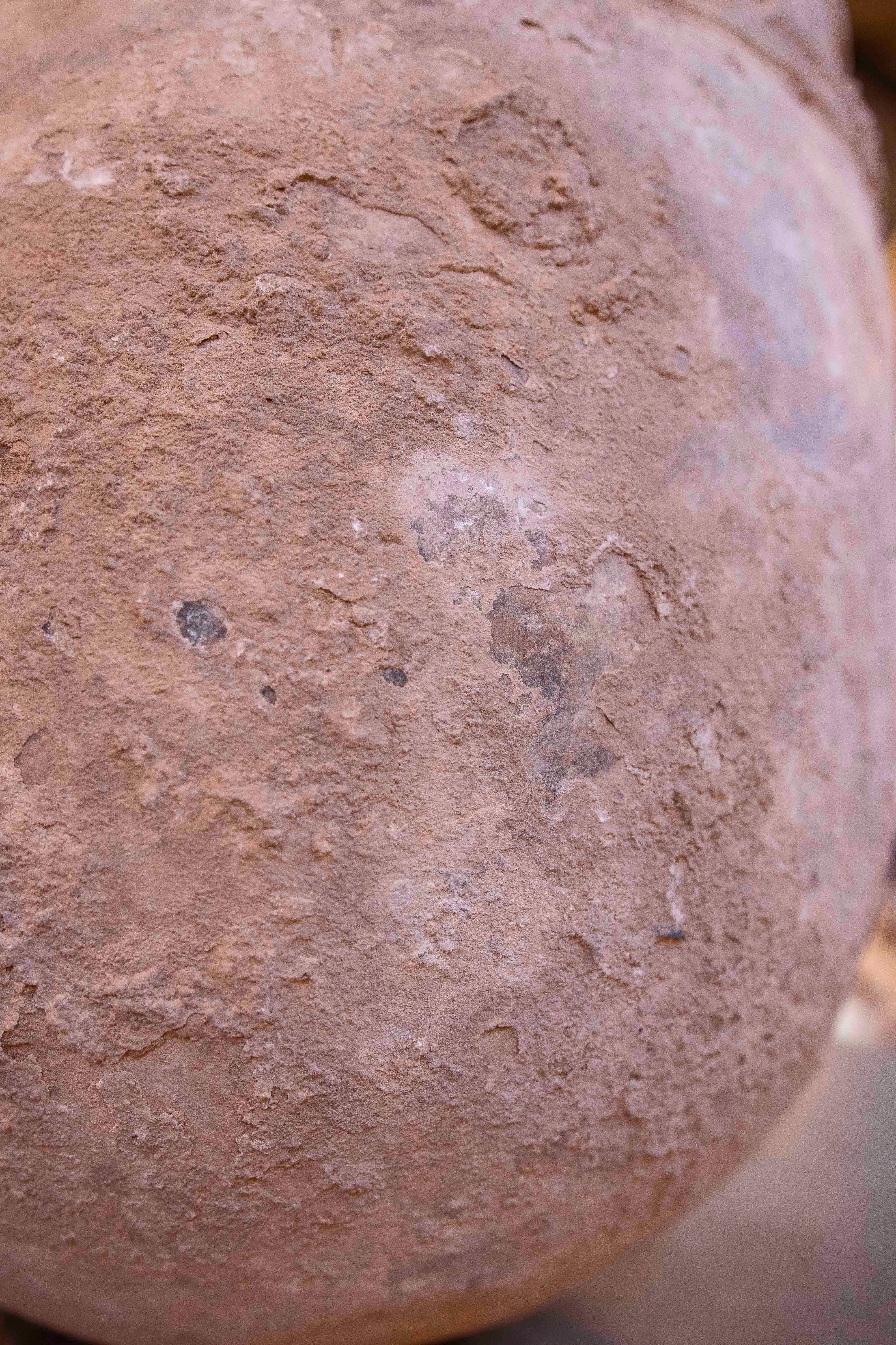 20ième siècle Jarre rustique en terre cuite faite à la main, datant des années 1970 en vente