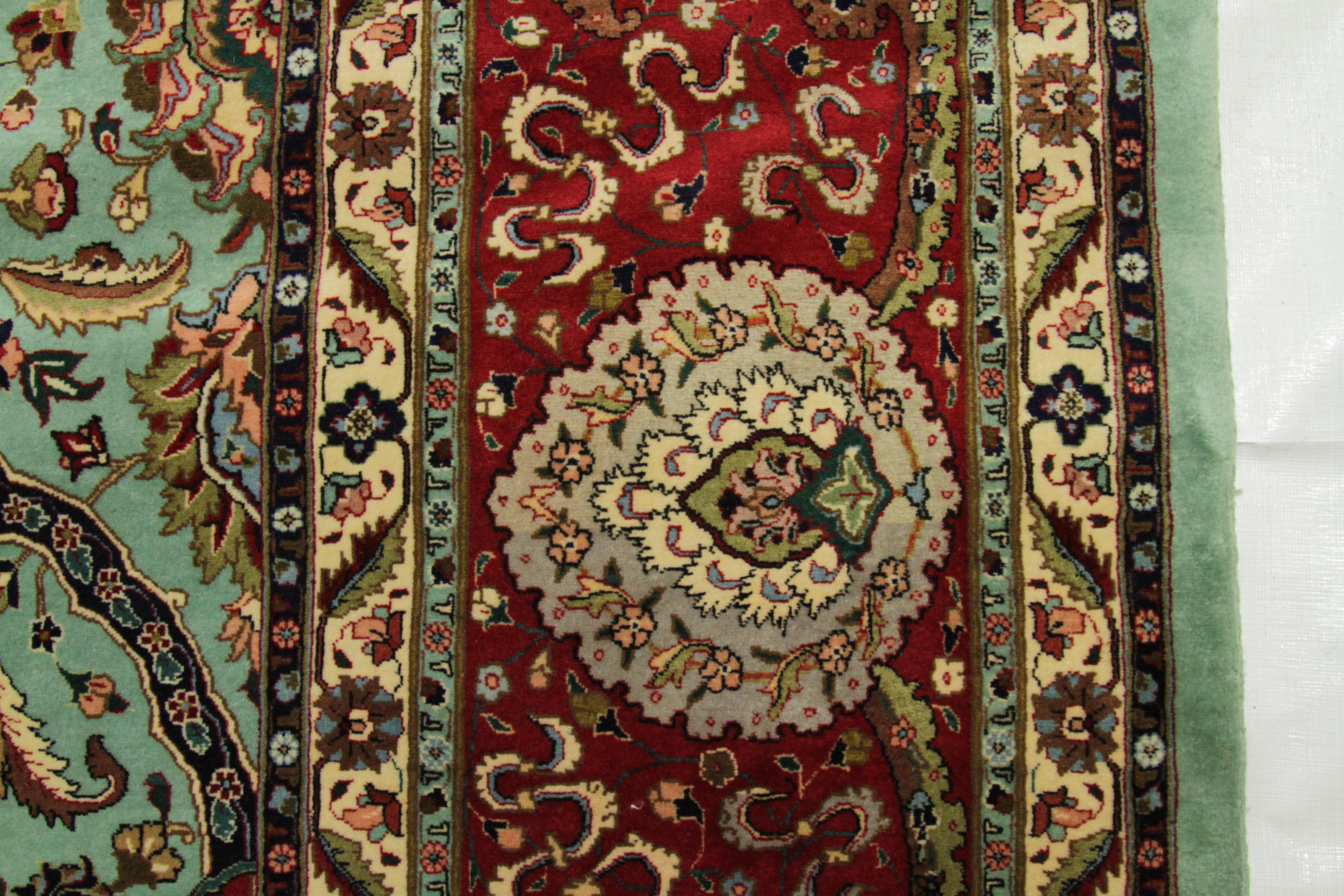 1970s Antique Tabriz Persian Rug with a Grand Blue and Red Floral Design For Sale 2