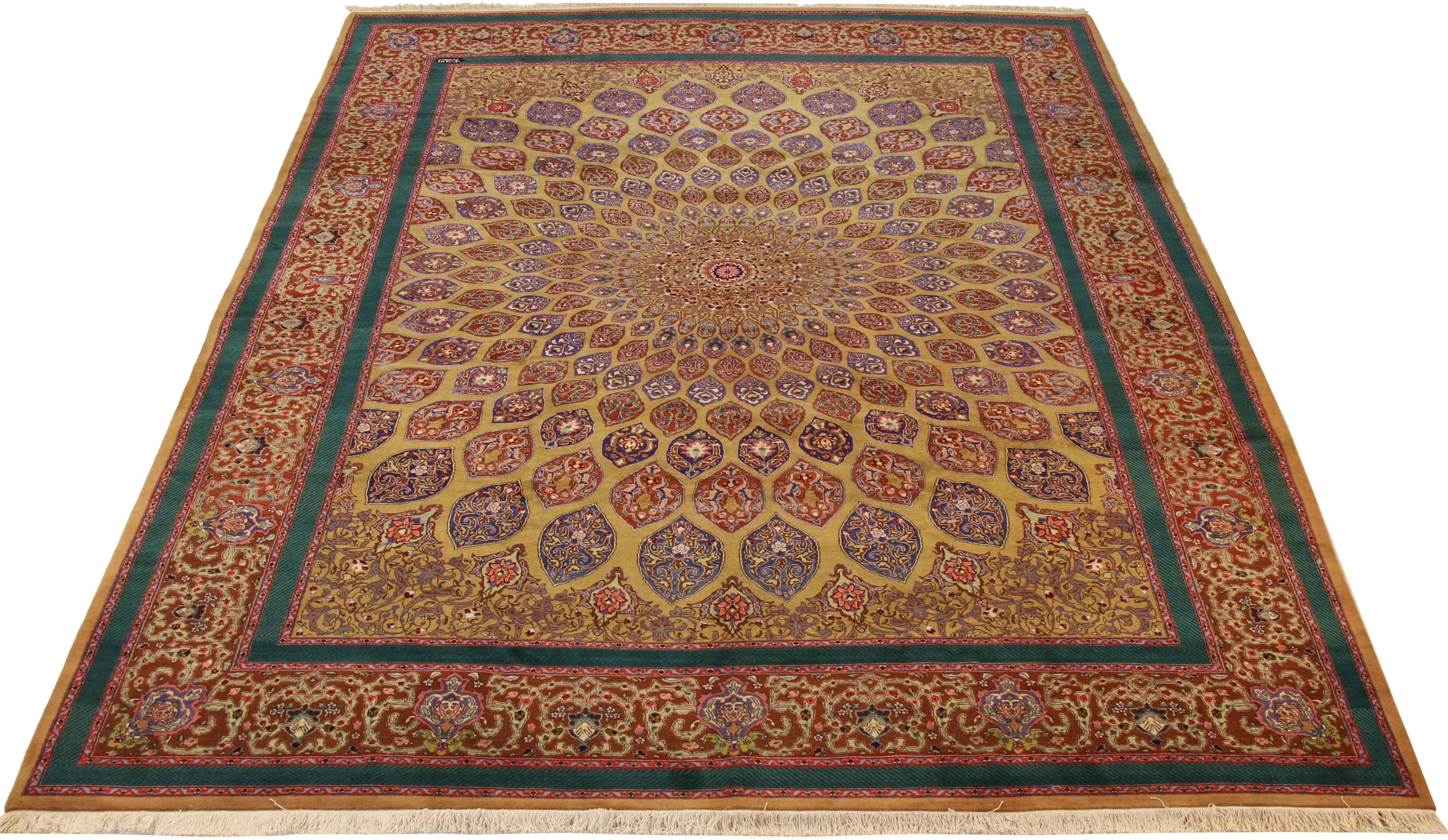 1970s Antique Tabriz Persian Rug with Circular Floral Motif in Green and Red In Excellent Condition For Sale In Dallas, TX