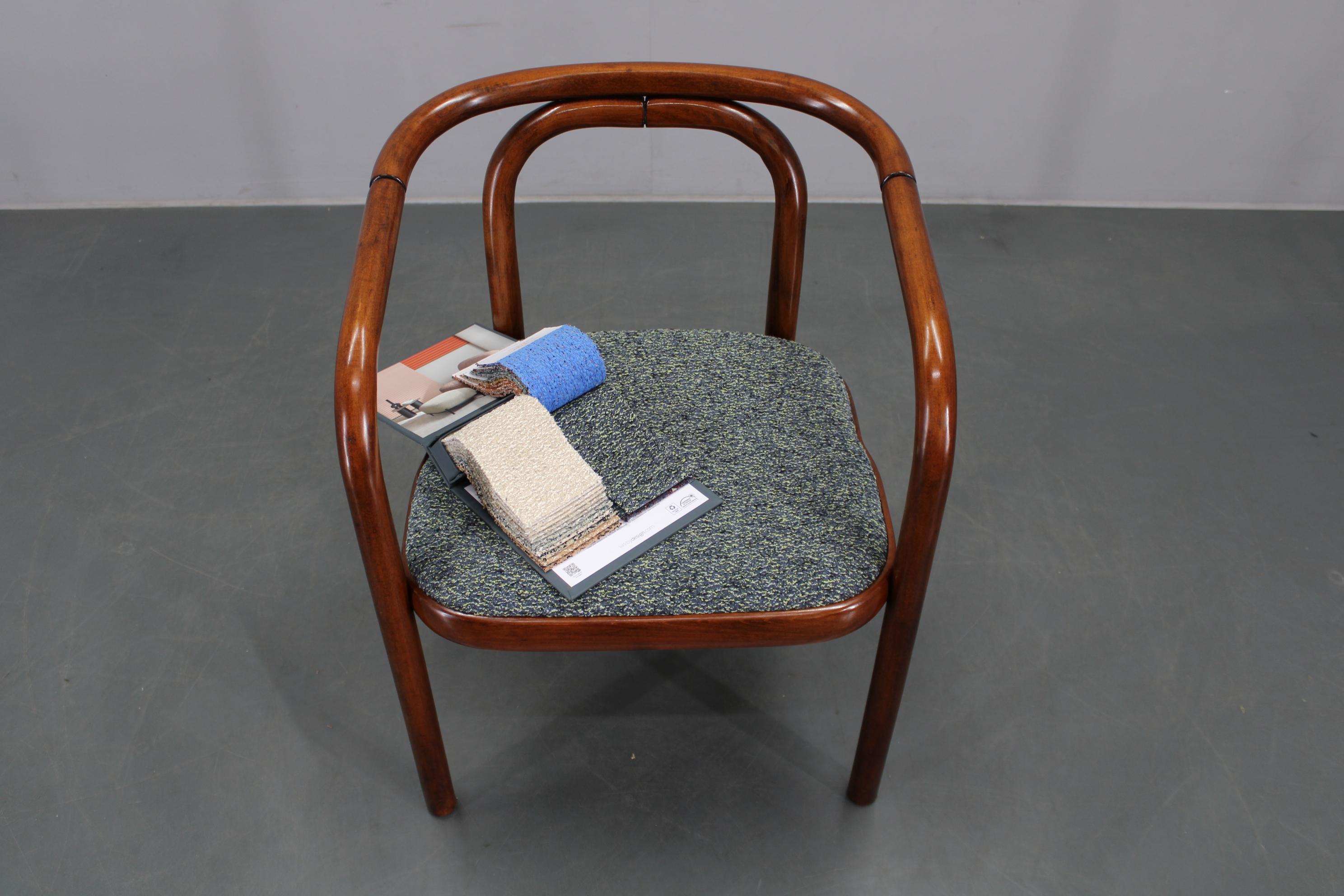 1970er Antonin Suman Buche Bugholz restaurierter Beistellstuhl von Ton, Tschechoslowakei (Moderne der Mitte des Jahrhunderts) im Angebot