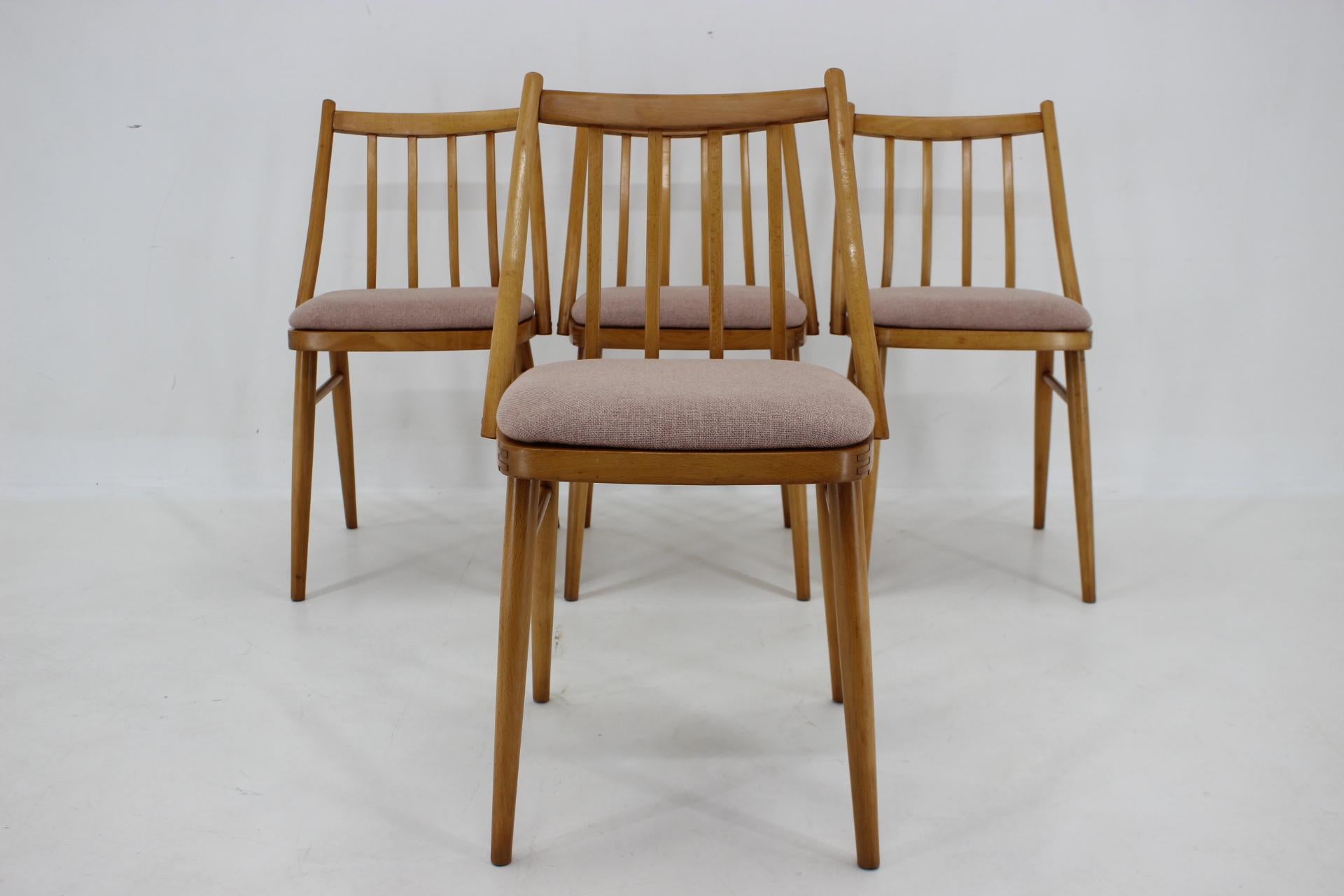 1970s Antonin Suman Beech Dining Chairs, Set of 4 In Good Condition For Sale In Praha, CZ