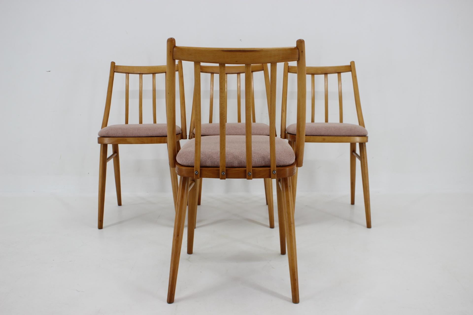 Chaises de salle à manger en hêtre Antonin Suman, série de 4, 1970 en vente 2