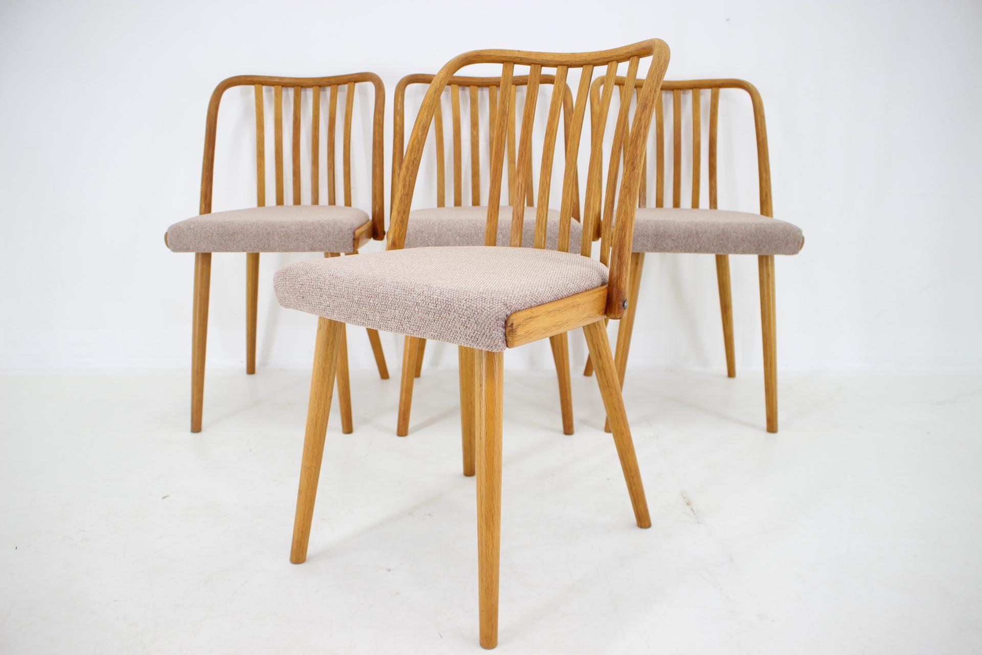 1970 Antonin Suman Set of 4 Oak Dining Chairs, Czechoslovakia en vente 3