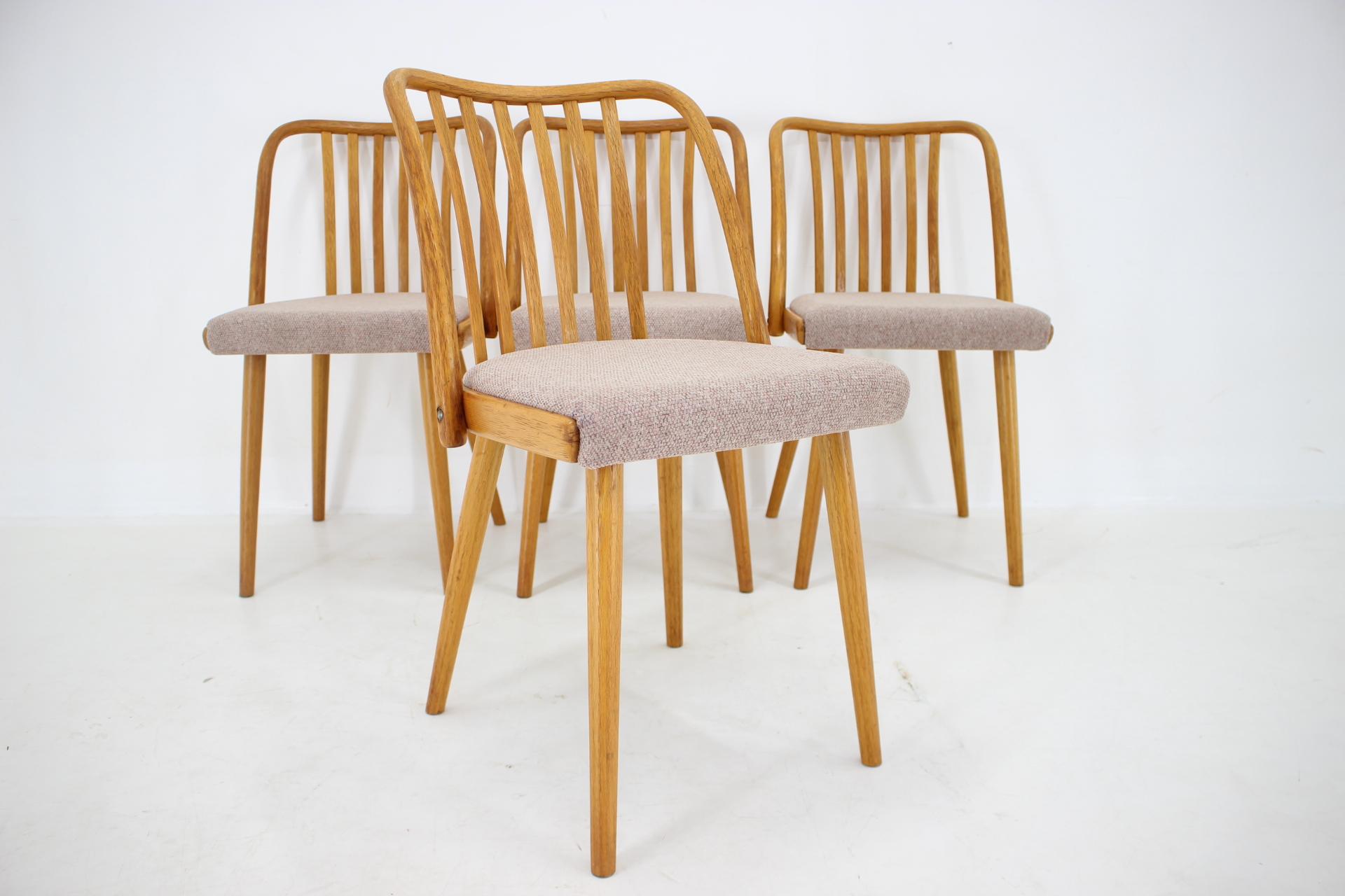 Tchèque 1970 Antonin Suman Set of 4 Oak Dining Chairs, Czechoslovakia en vente