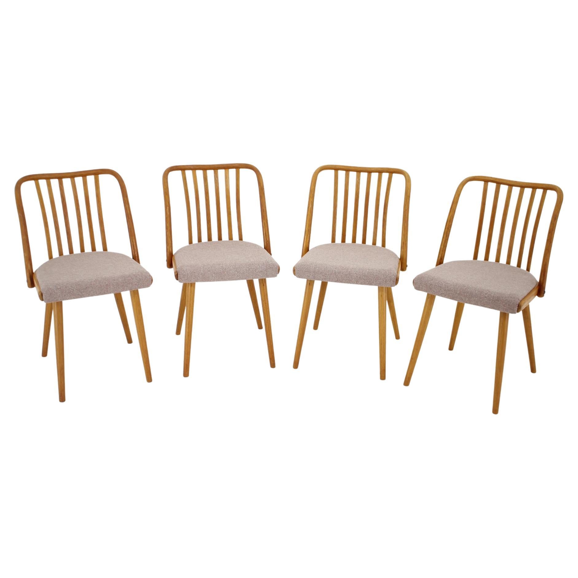 1970 Antonin Suman Set of 4 Oak Dining Chairs, Czechoslovakia en vente