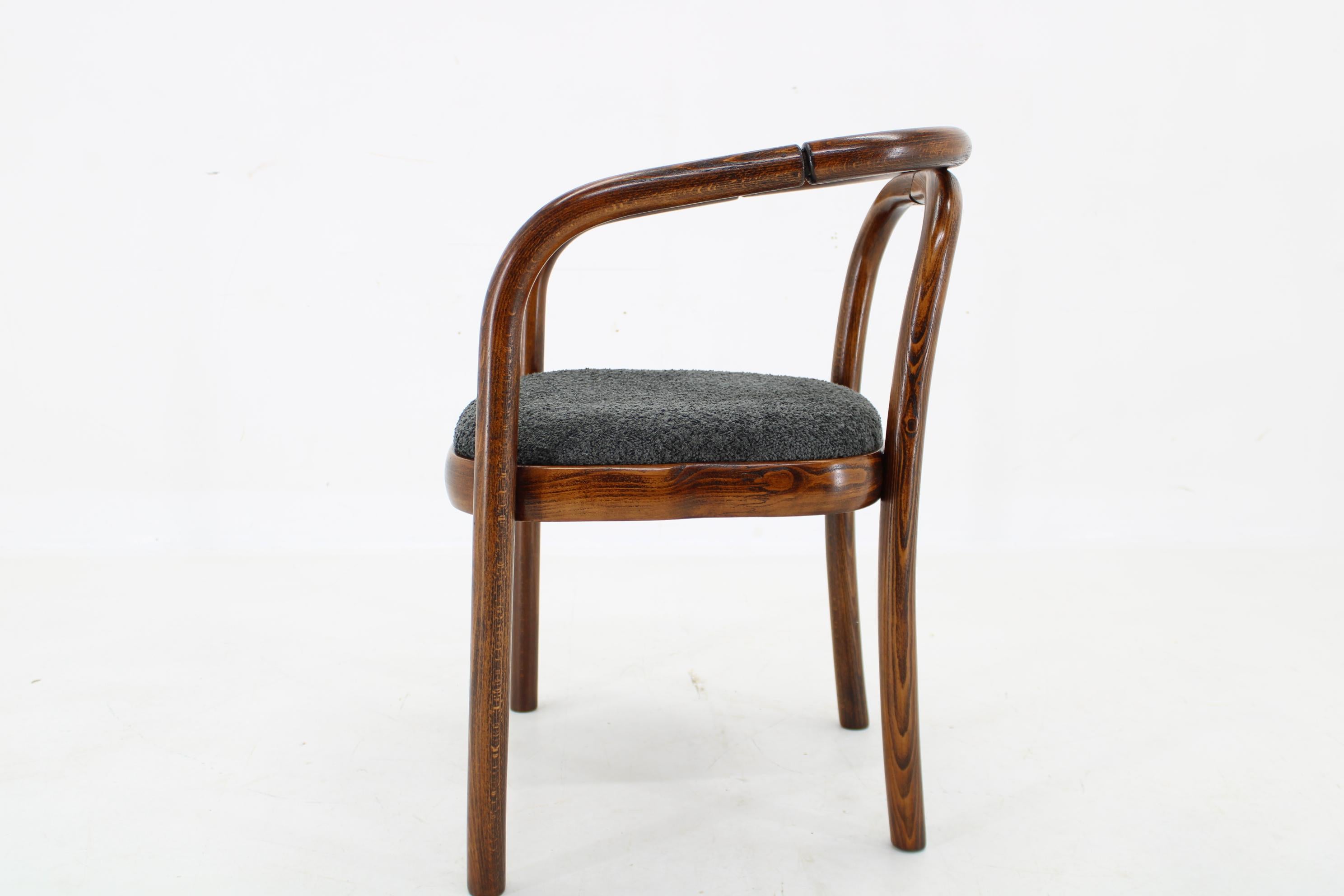 1970 Antonin Suman Set of Four Dining Chair by TON en vente 2