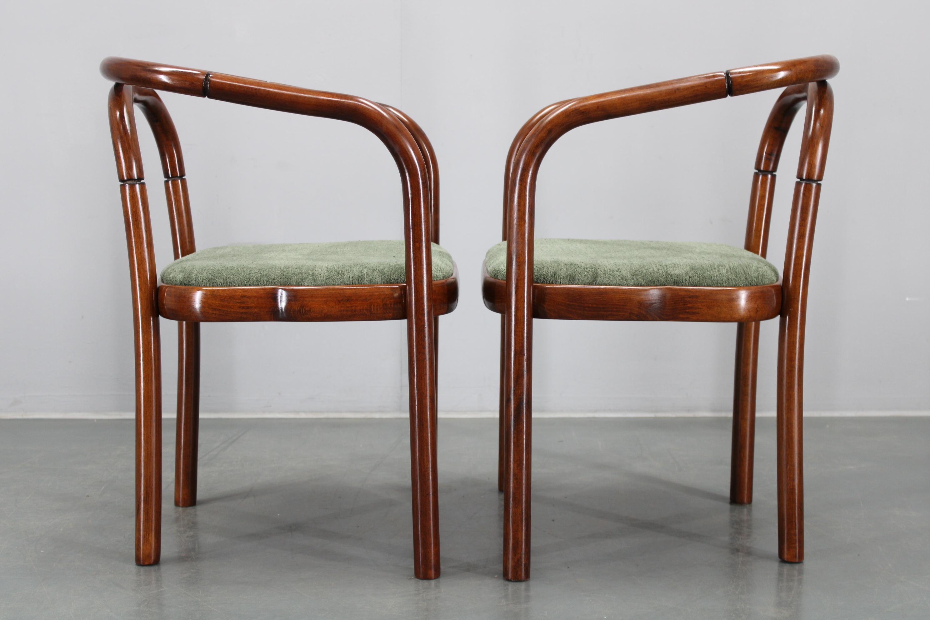 Set di sei sedie da pranzo restaurate in legno di faggio Antonin Suman degli anni '70 di Ton in vendita 10