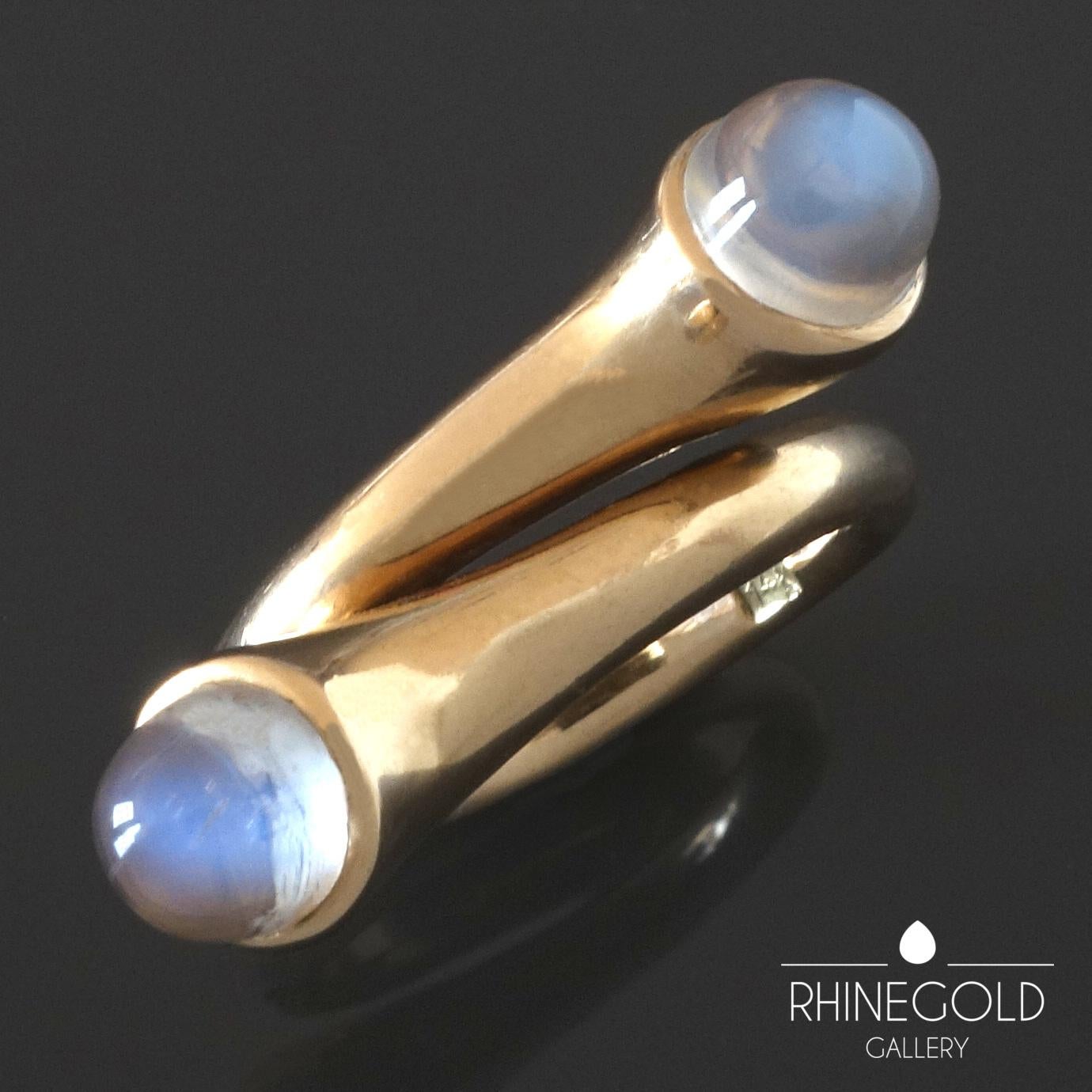 1970s Antonio Pineda Mexican Modernist Moonstone Gold ‘Toi et Moi’ Ring In Good Condition In Dusseldorf, NRW