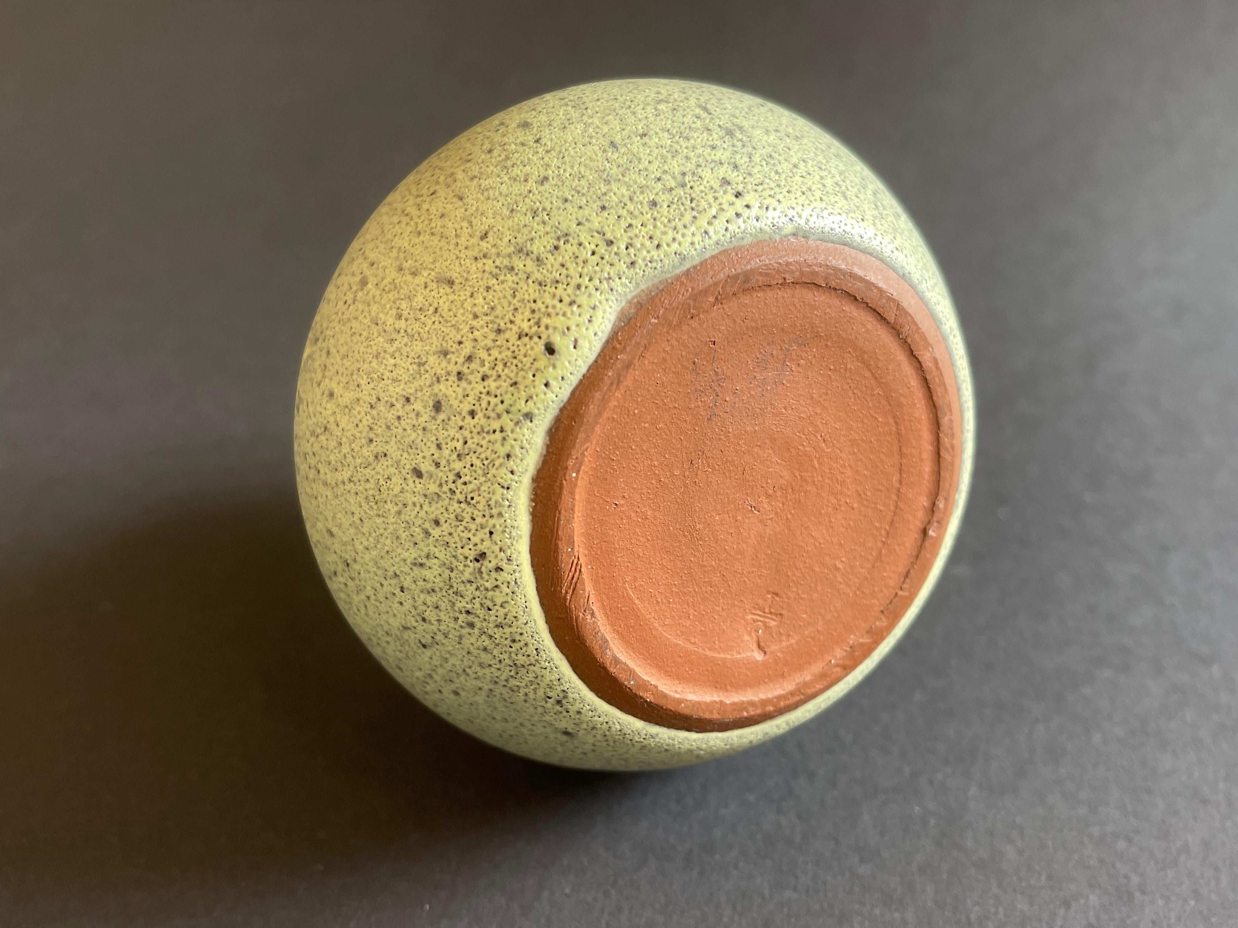 Jarrón de cerámica verde manzana Studio de Römhild Gramann Esmalte de lava grasa, Alemania, años 70 siglo XX en venta
