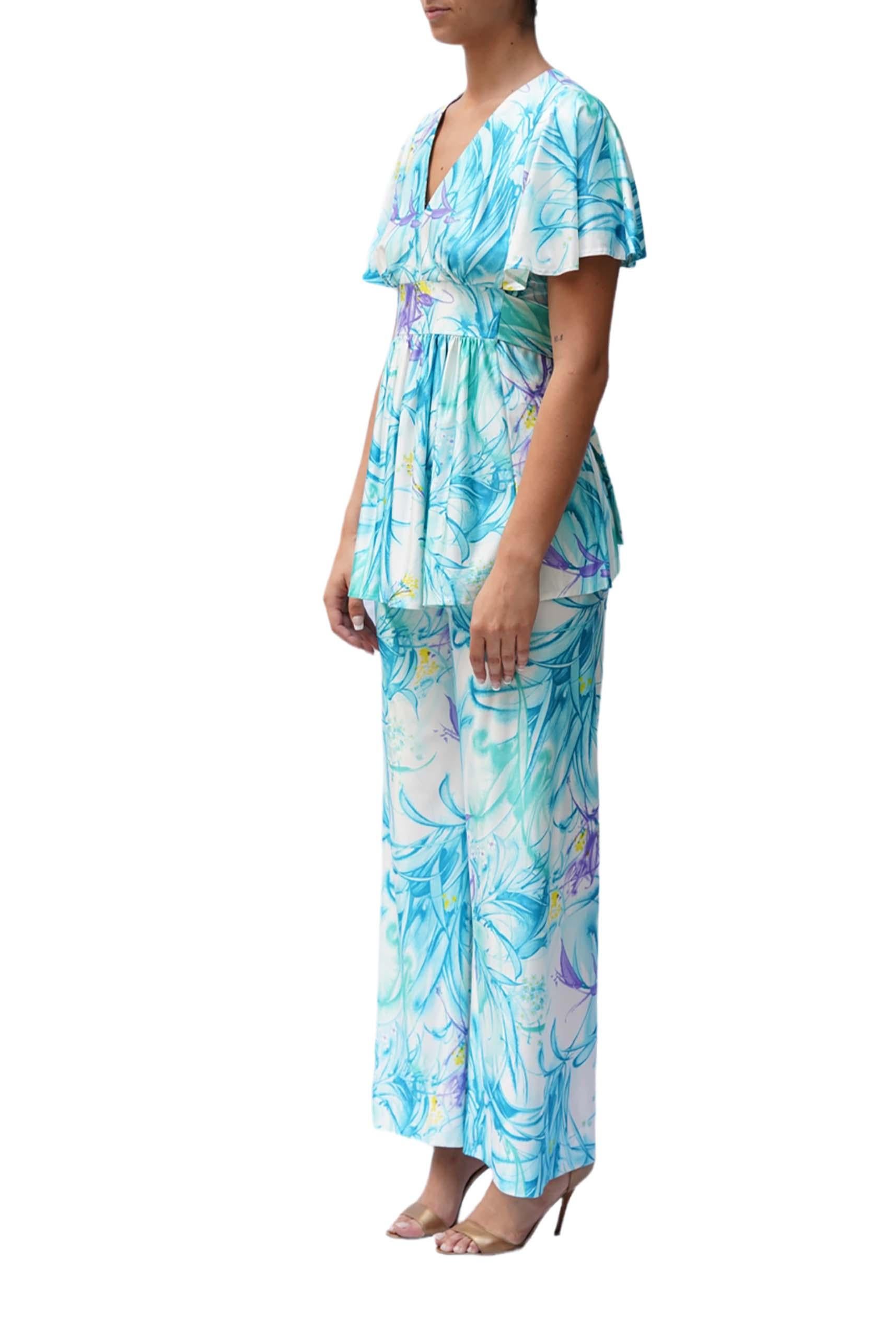 1970S Aqua Blue Poly Blend Jersey Top & Pants Ensemble In Good Condition For Sale In New York, NY