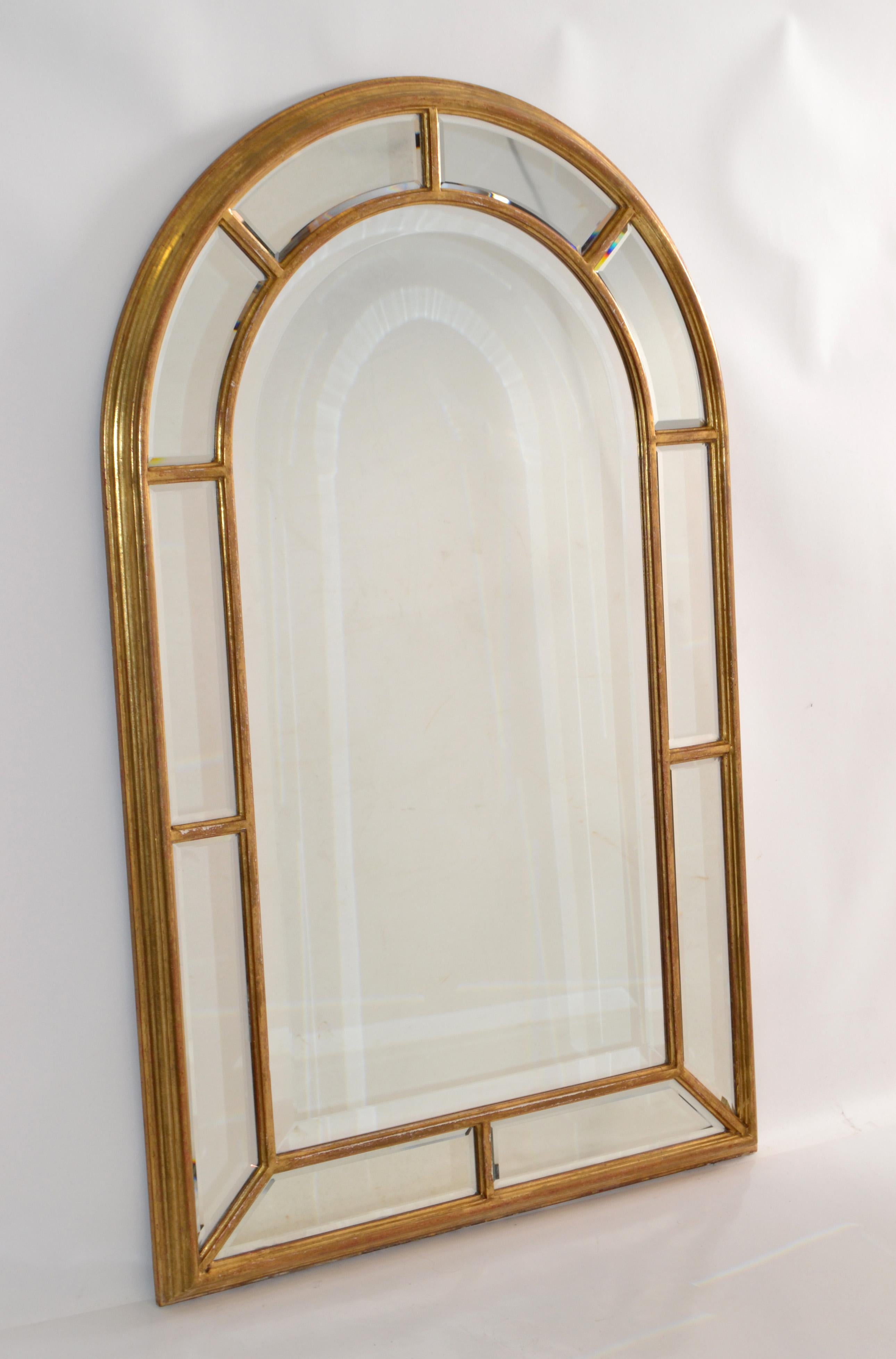 1970s Arch Shaped Italian Firenze Beveled Glass Wall Mirror with Gilt Wood Frame In Good Condition For Sale In Miami, FL