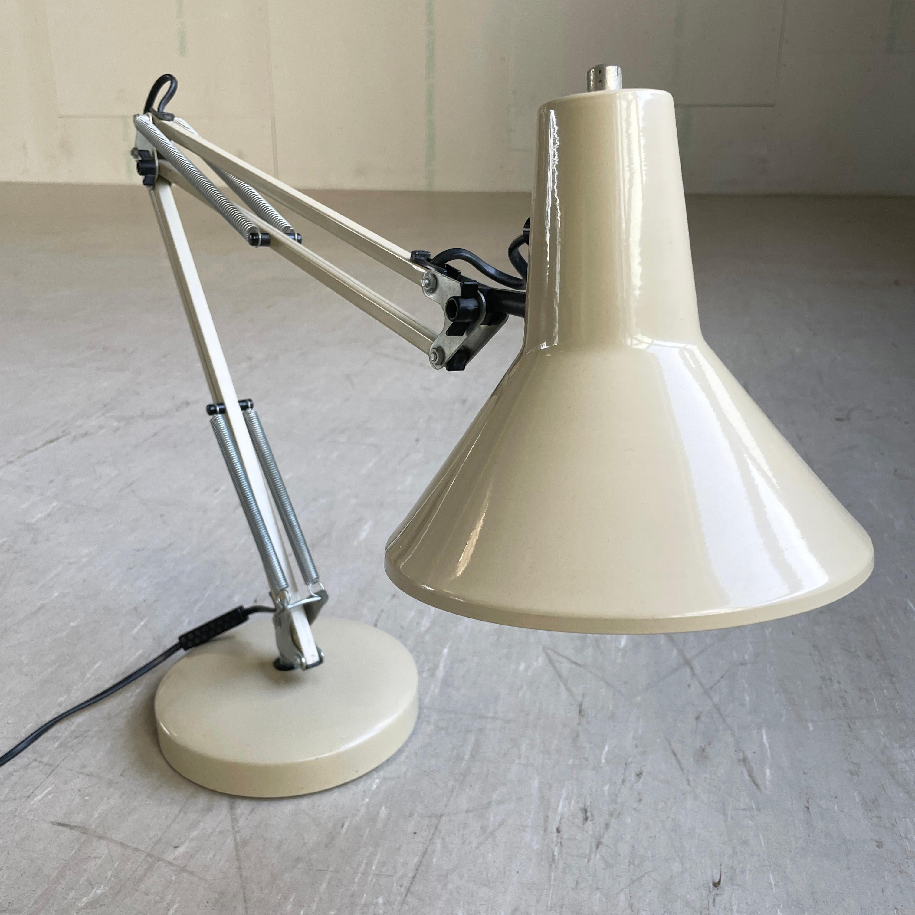 Lampe de bureau pour architectes des années 1970 en vente 1