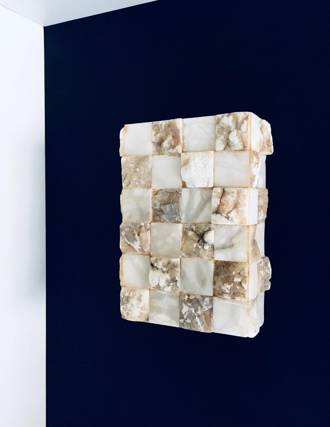1970's Architectural Italian Design Onyx Sconce Wall Lamp 1 In Good Condition For Sale In Oud-Turnhout, VAN