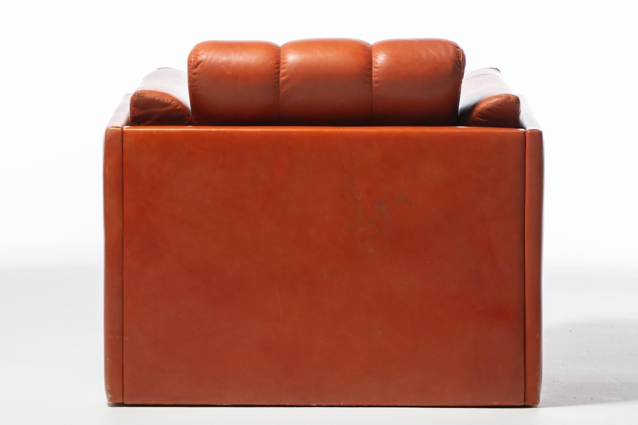 1970s Architectural Mid Century Modern Club Chairs in Cognac Leather For Sale 10