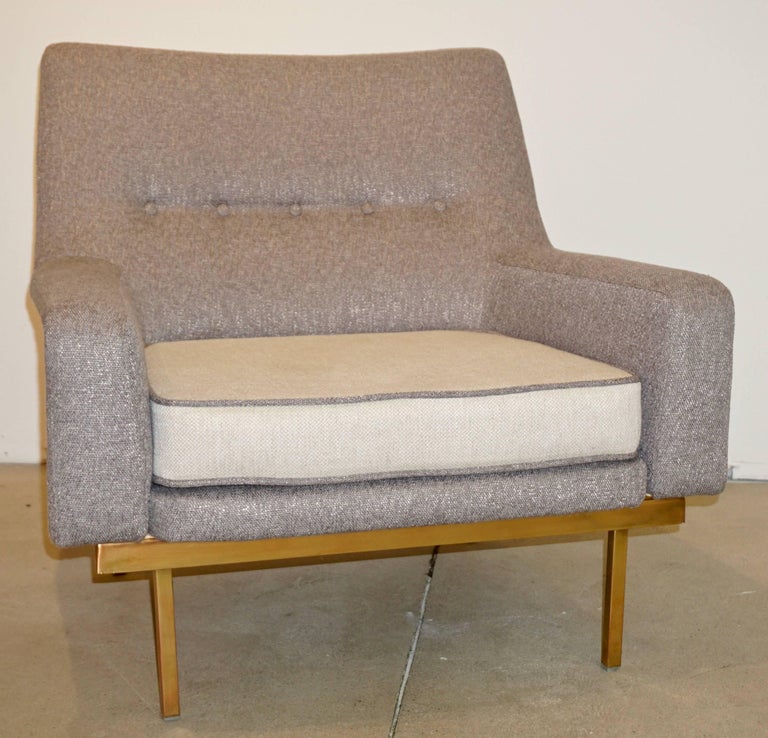 1970s Arflex Italian Brass Base Two-Tone Pepper Cream and Taupe Gray Armchair For Sale 8