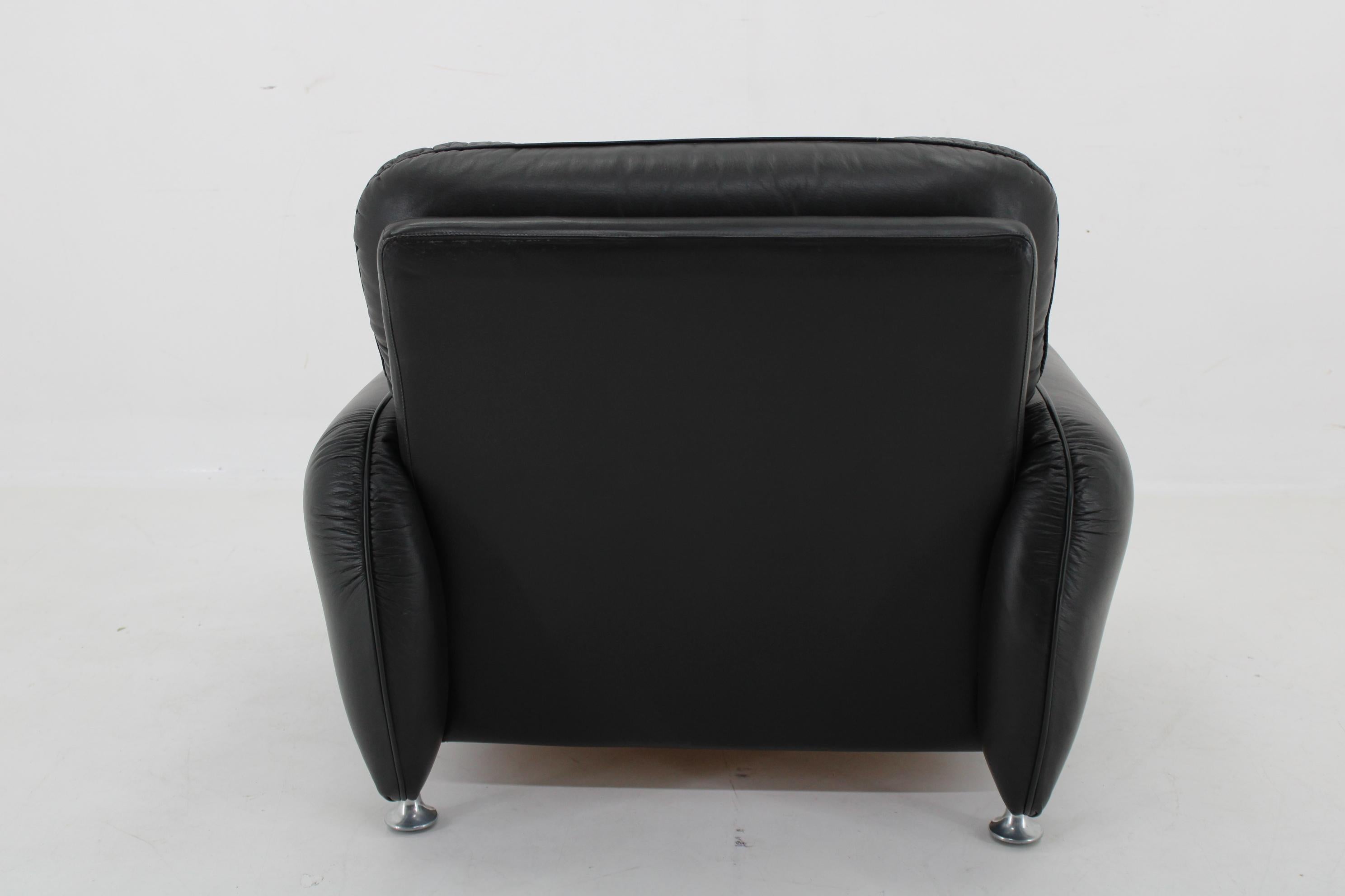1970s Armchair in Black Leather, Italy For Sale 1