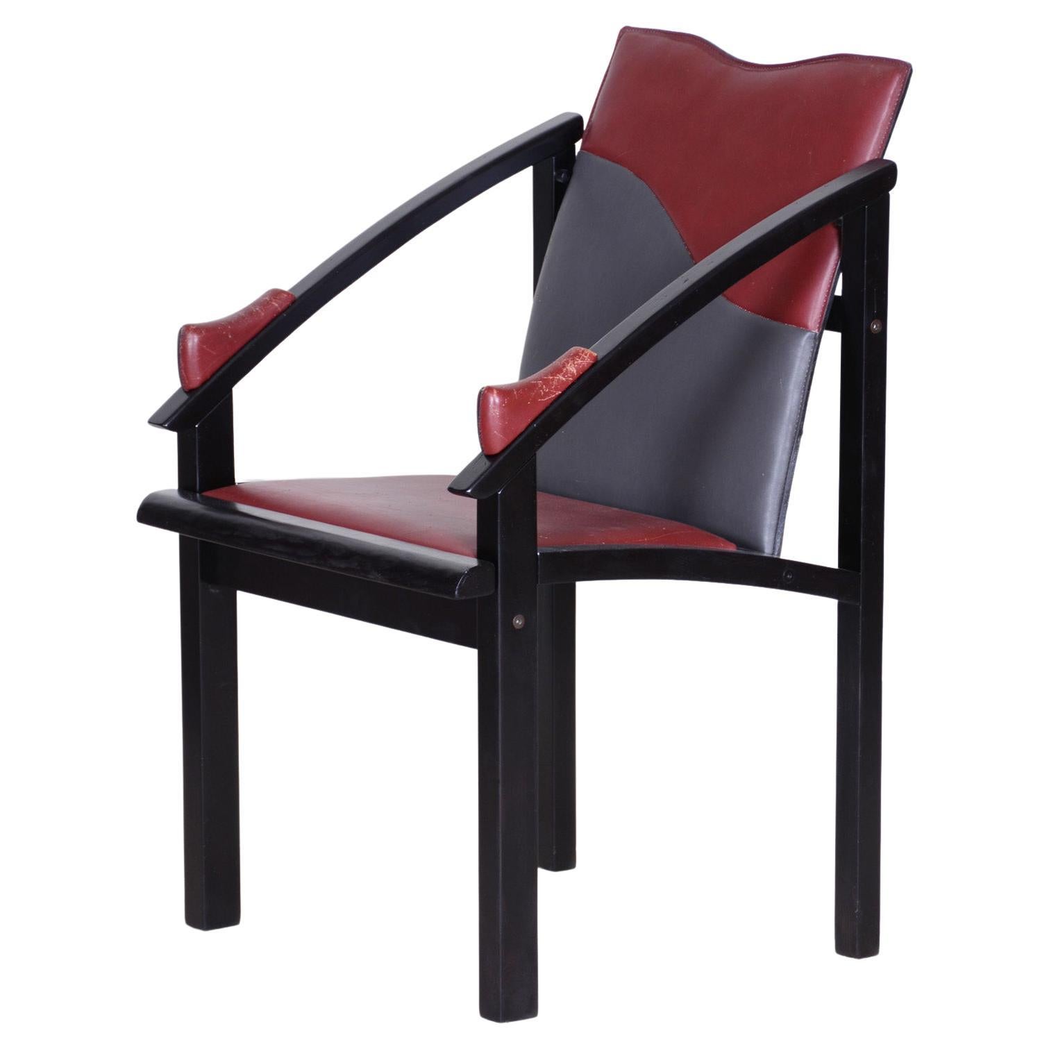 Sessel aus lackiertem Holz und Leder aus den 1970er Jahren, hergestellt in Europa, Original