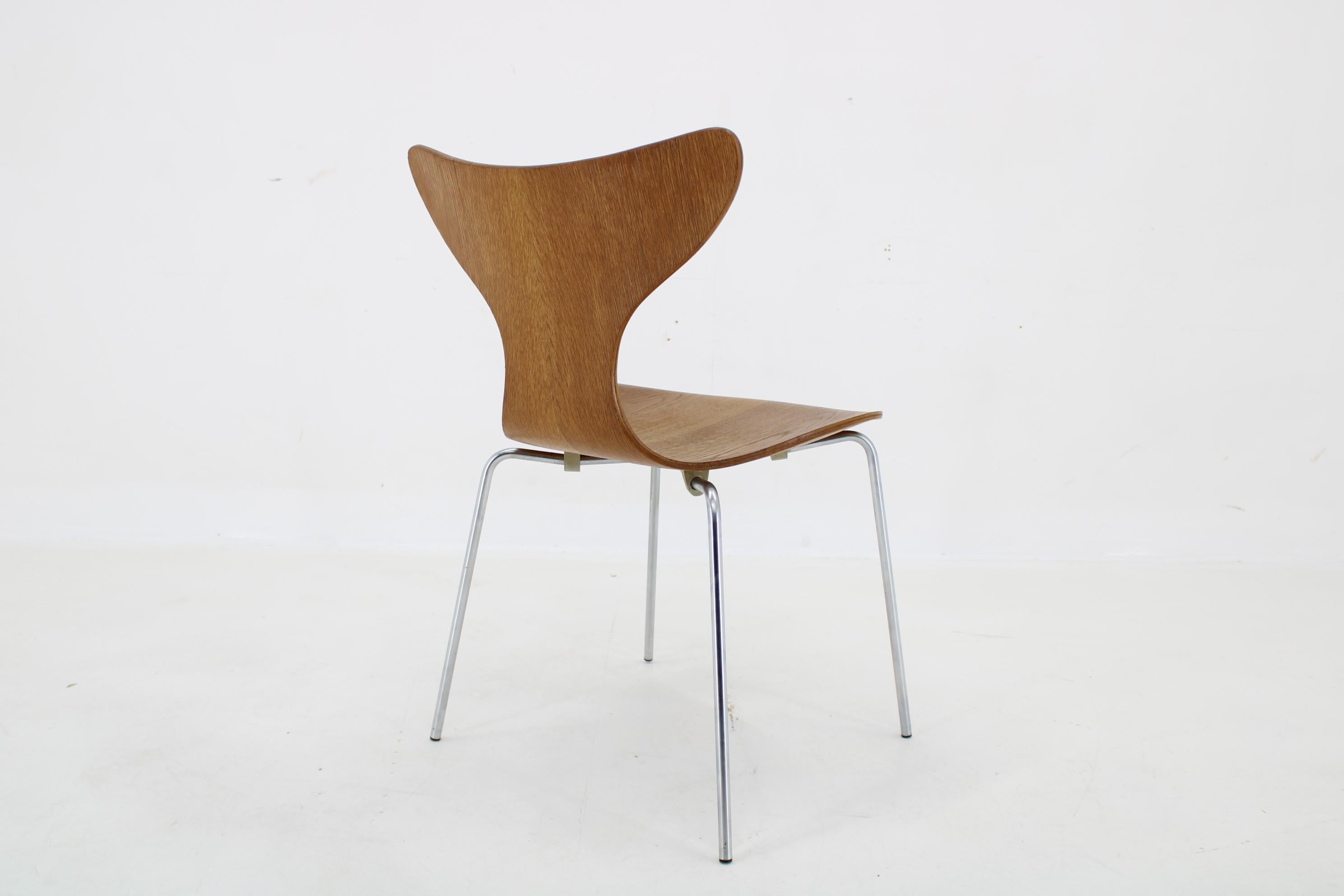 1970s Arne Jacobsen Set of Six Lily Chairs in Oak by Fritz Hansen, Denmark For Sale 4