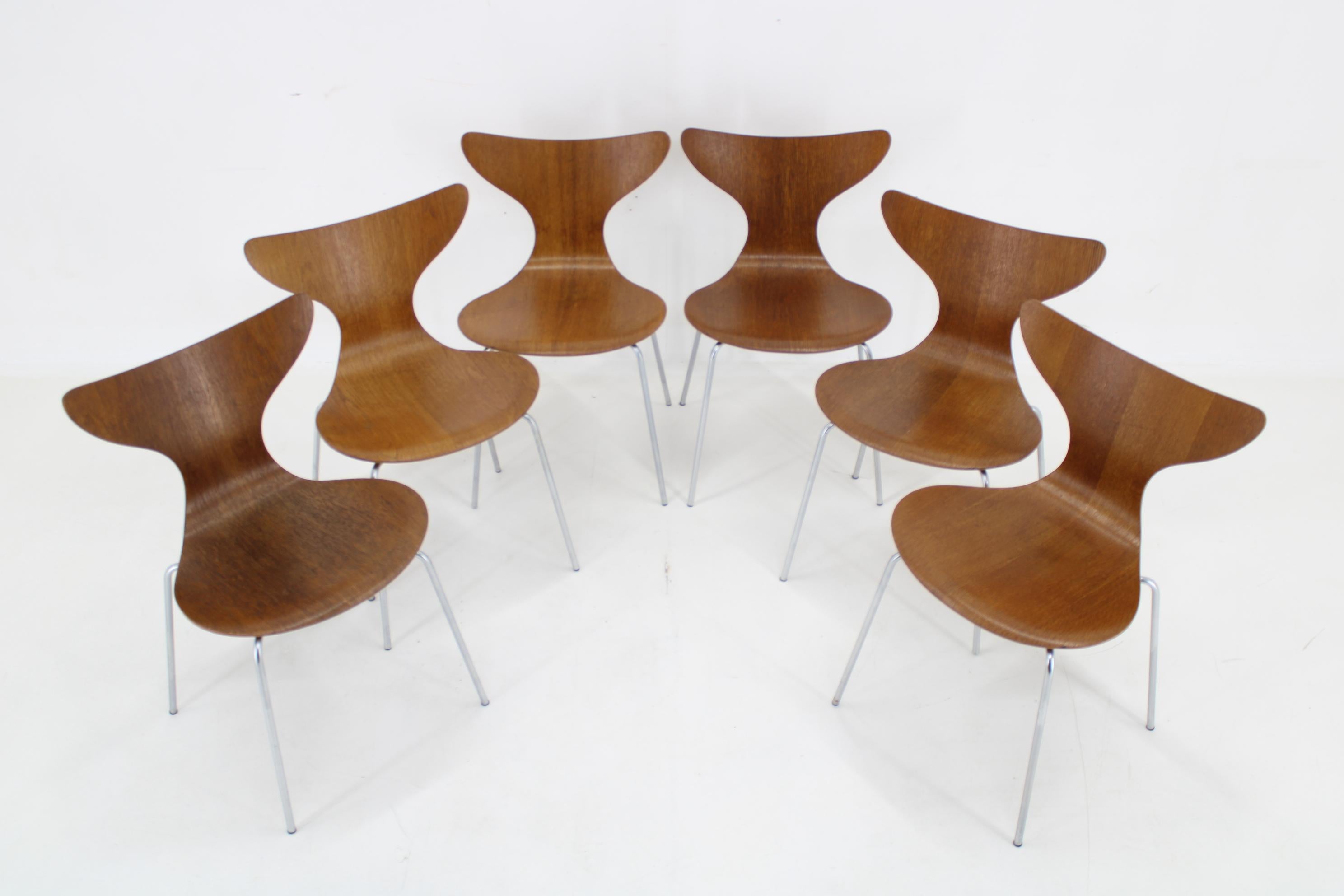 Danish 1970s Arne Jacobsen Set of Six Lily Chairs in Oak by Fritz Hansen, Denmark For Sale