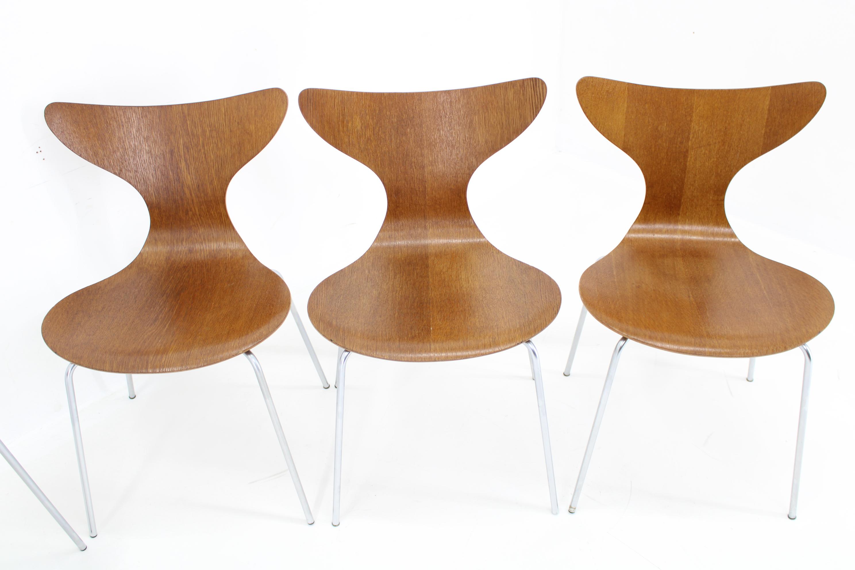 1970 Arne Jacobsen Ensemble de six chaises Lily en Oak par Fritz Hansen, Danemark Bon état - En vente à Praha, CZ