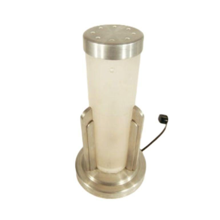 Lámpara de sobremesa Art Déco Café
Cristal esmerilado y aluminio
Fabricado en EE.UU.
Potencia máxima = 25 vatios.