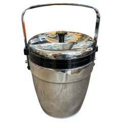 Secchiello per il ghiaccio in metallo cromato e plastica nera in stile Art Deco degli anni '70 di Erhard