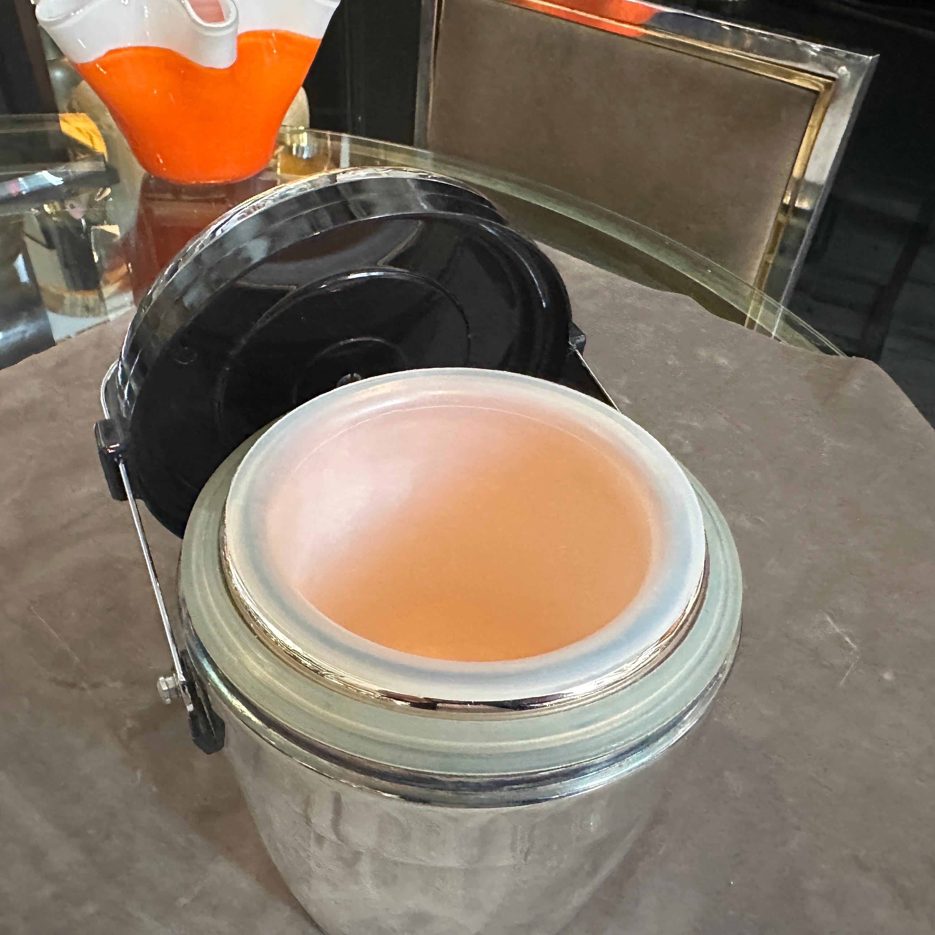 1970er Art Deco Stil Verchromtes Metall und schwarzer Kunststoff Eiskübel von Erhard (Deutsch) im Angebot