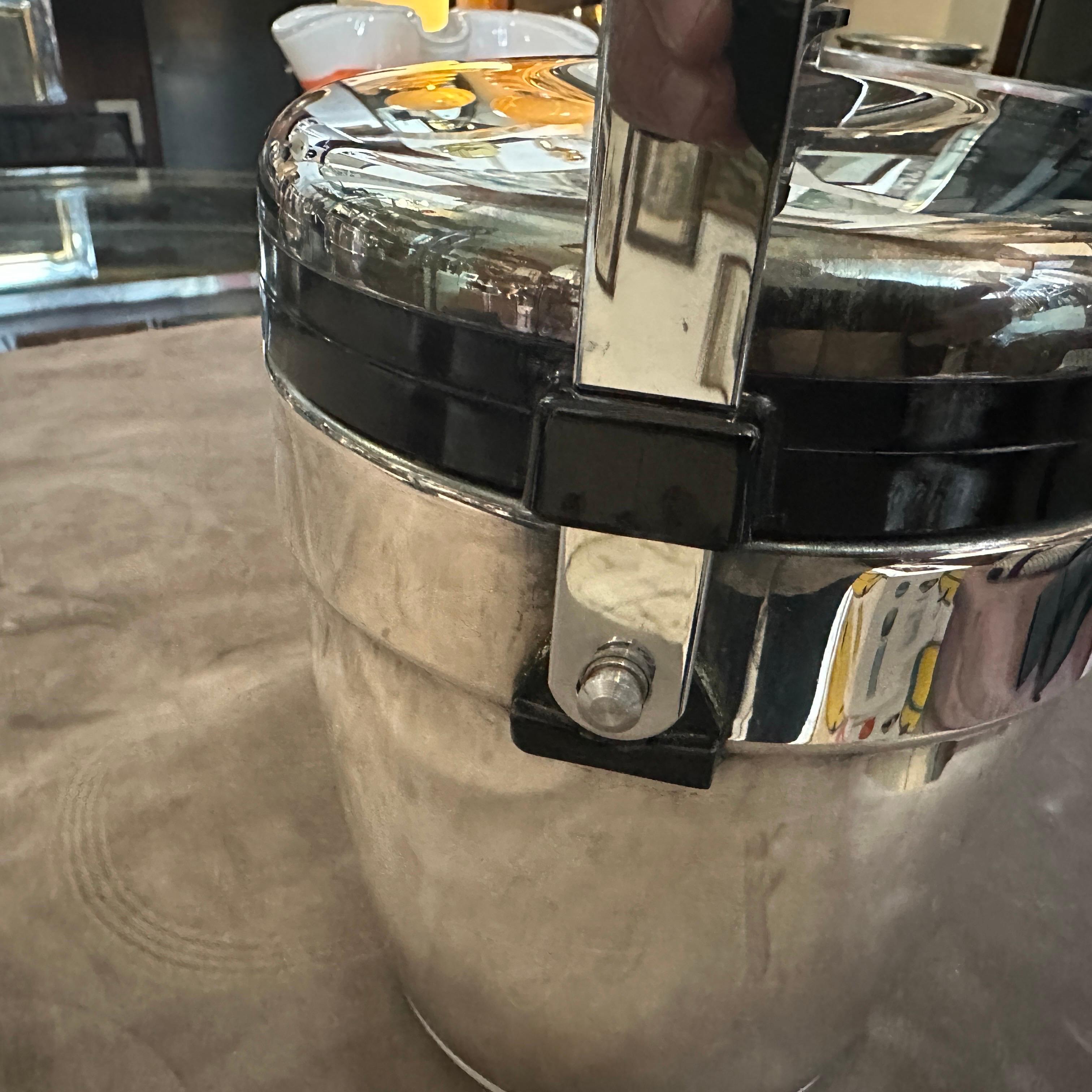 1970er Art Deco Stil Verchromtes Metall und schwarzer Kunststoff Eiskübel von Erhard im Zustand „Hervorragend“ im Angebot in Aci Castello, IT