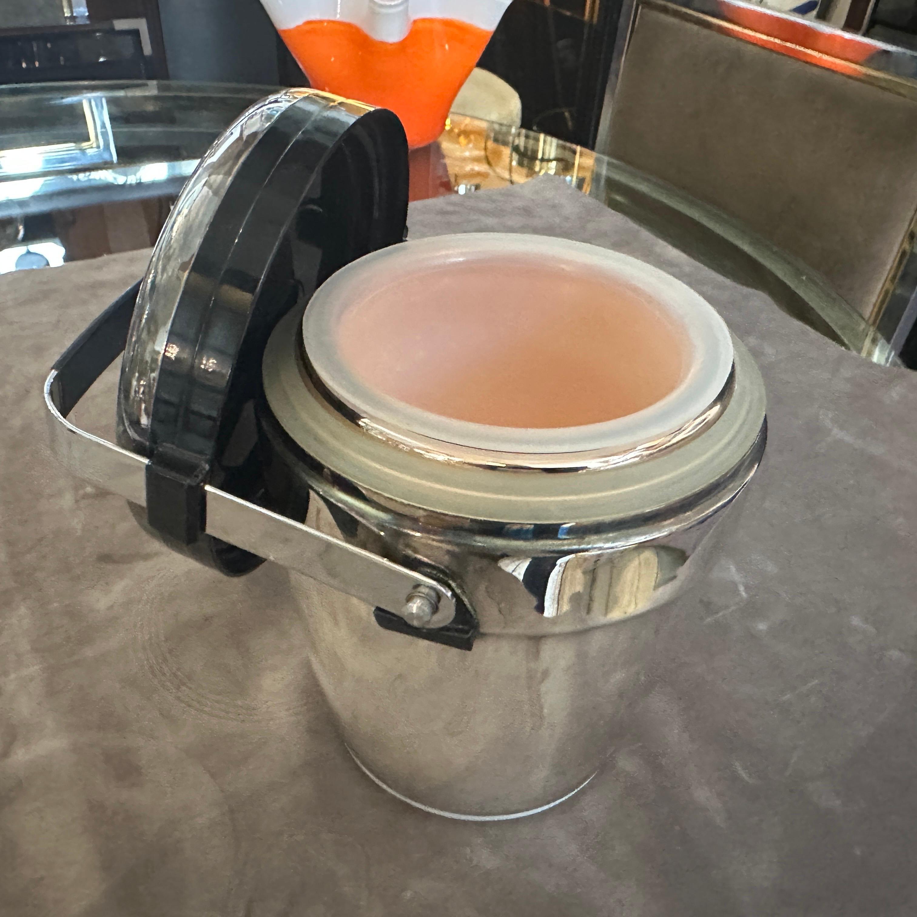 1970er Art Deco Stil Verchromtes Metall und schwarzer Kunststoff Eiskübel von Erhard (Chrom) im Angebot