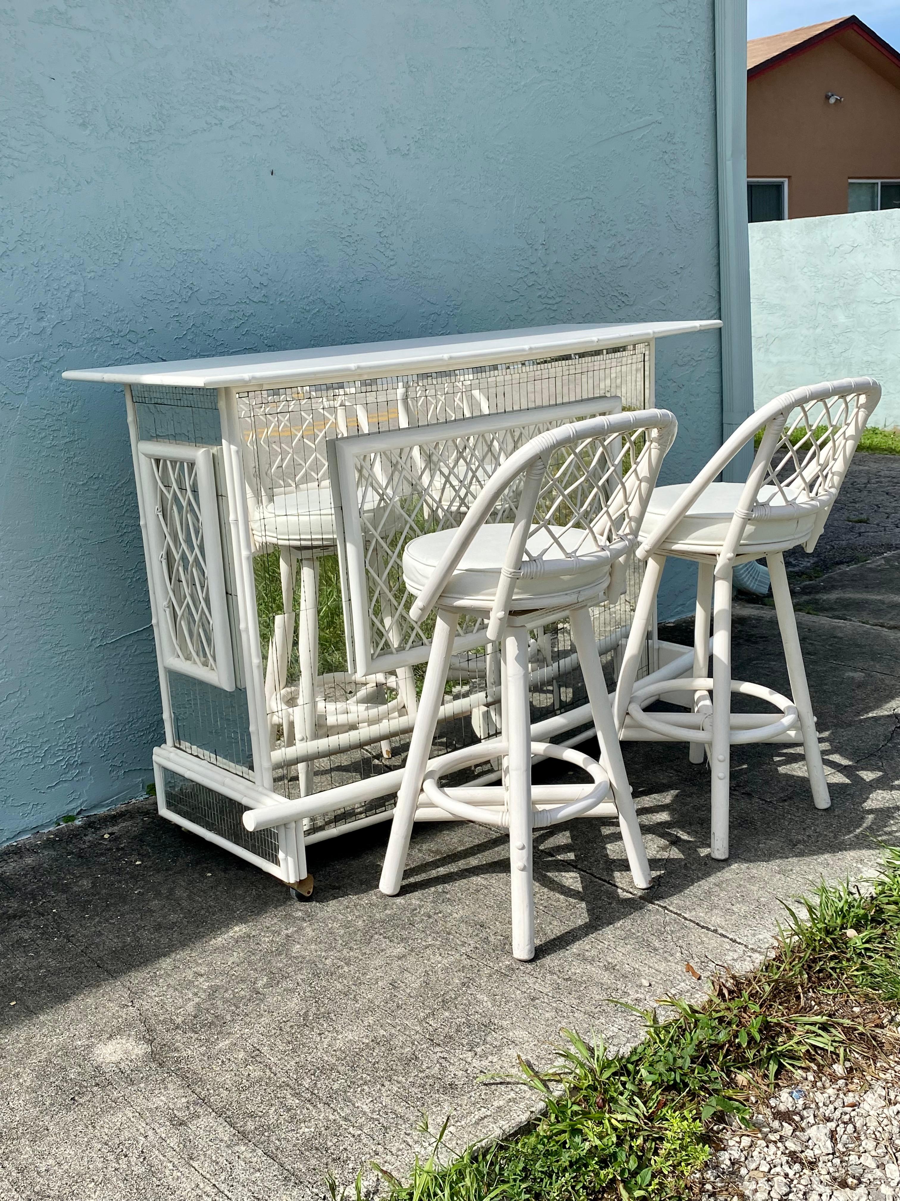 1970s Art Deco Style Mirrored Rattan and Wood Bar Stools Cabinet, Set of 3 In Good Condition For Sale In Fort Lauderdale, FL