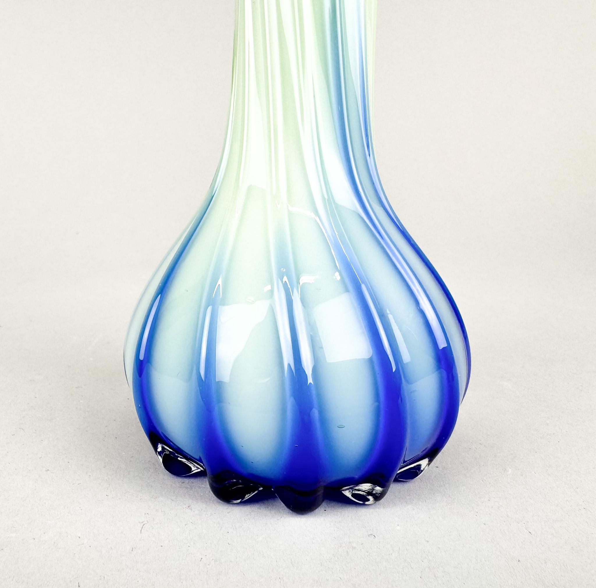 Vase en verre d'art de Murano des années 1970 Bon état - En vente à Praha, CZ