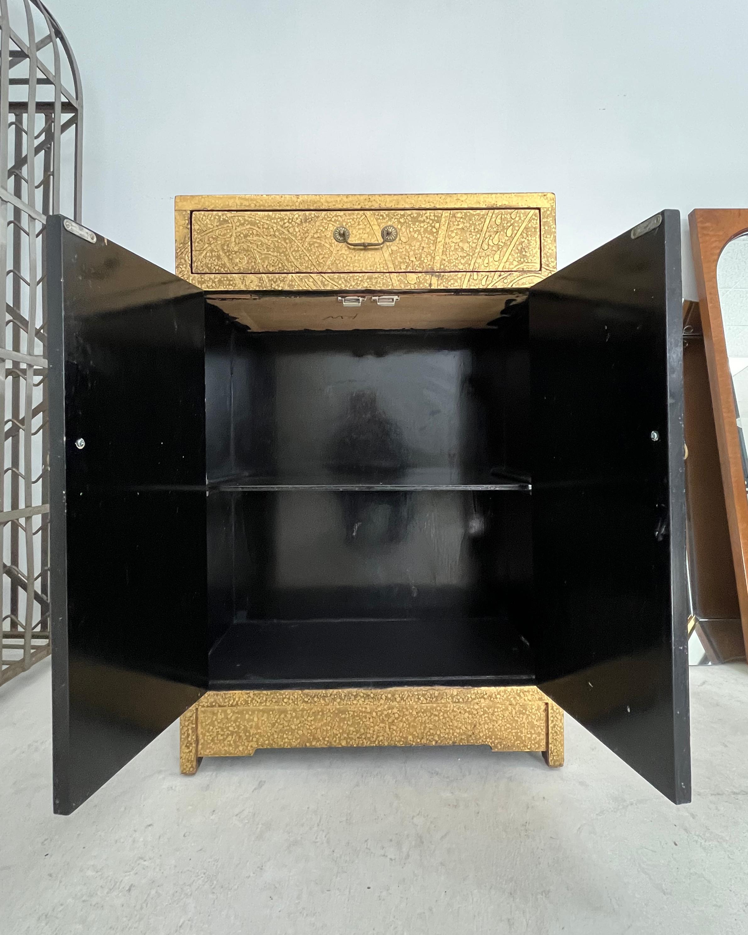 1970 Art Nouveau Wood and Gold Lacquer Hall Cabinet Chinoiserie 5