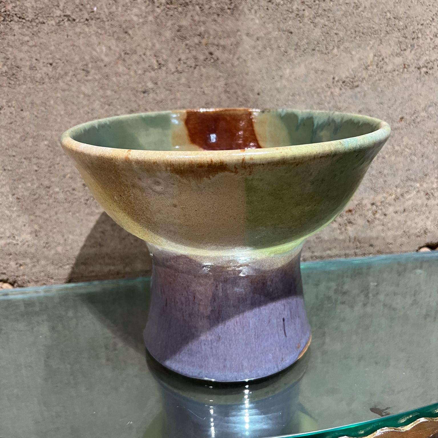 1970s Art Pottery Drip Glazed Pedestal Bowl  (Töpferwaren) im Angebot