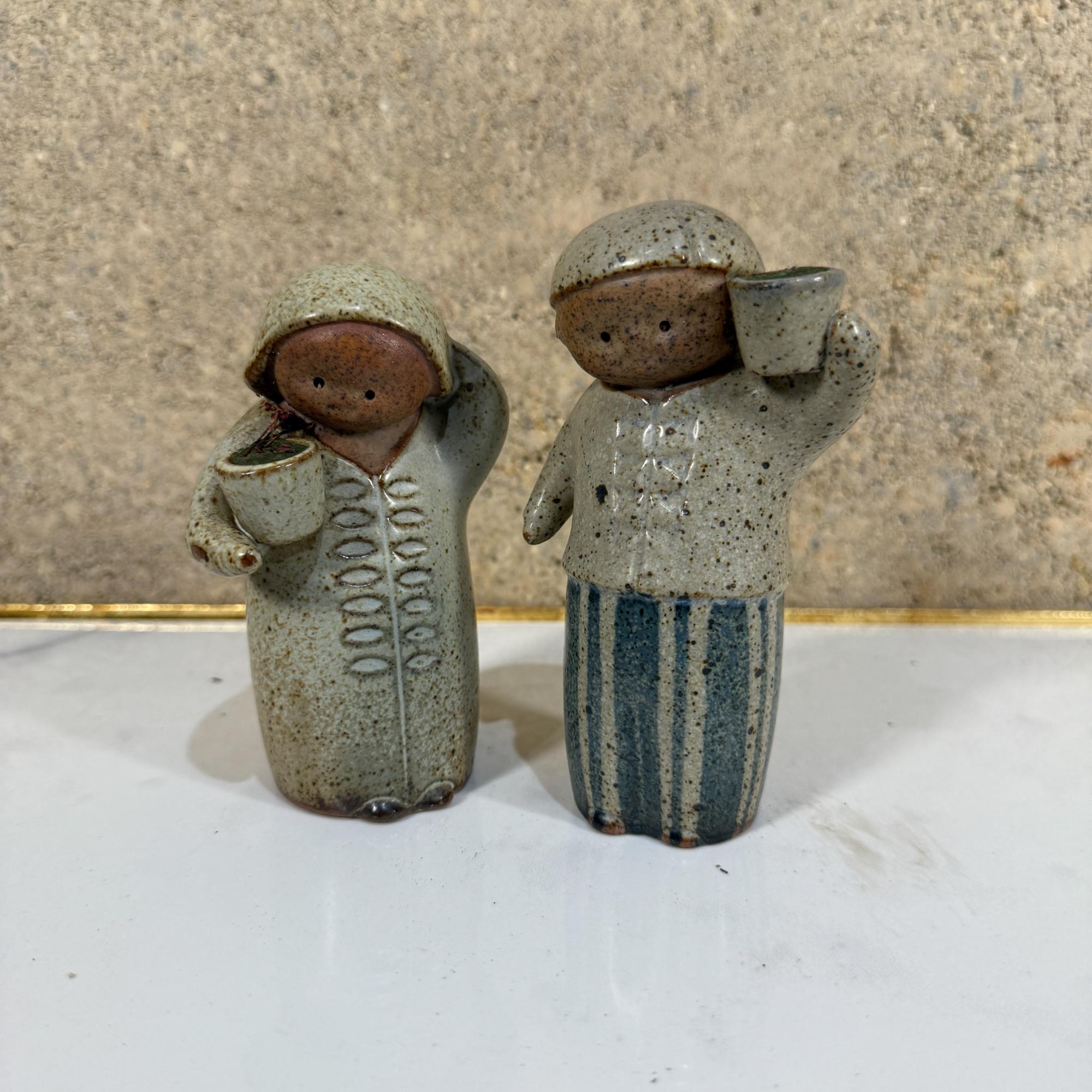 1970s Art Pottery Salz Pfeffer Shaker Set Japanisches Steingut im Angebot 2