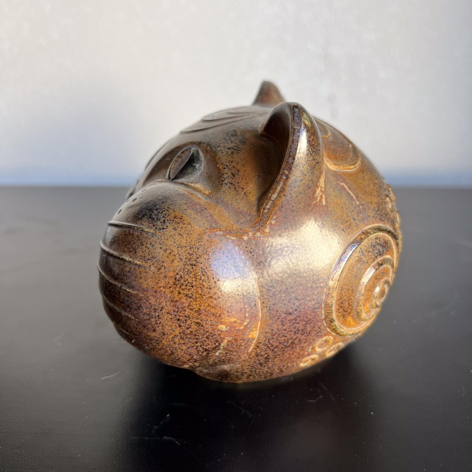 Poteries 1970 Art Pottery Winking Cat Piggy Bank en vente