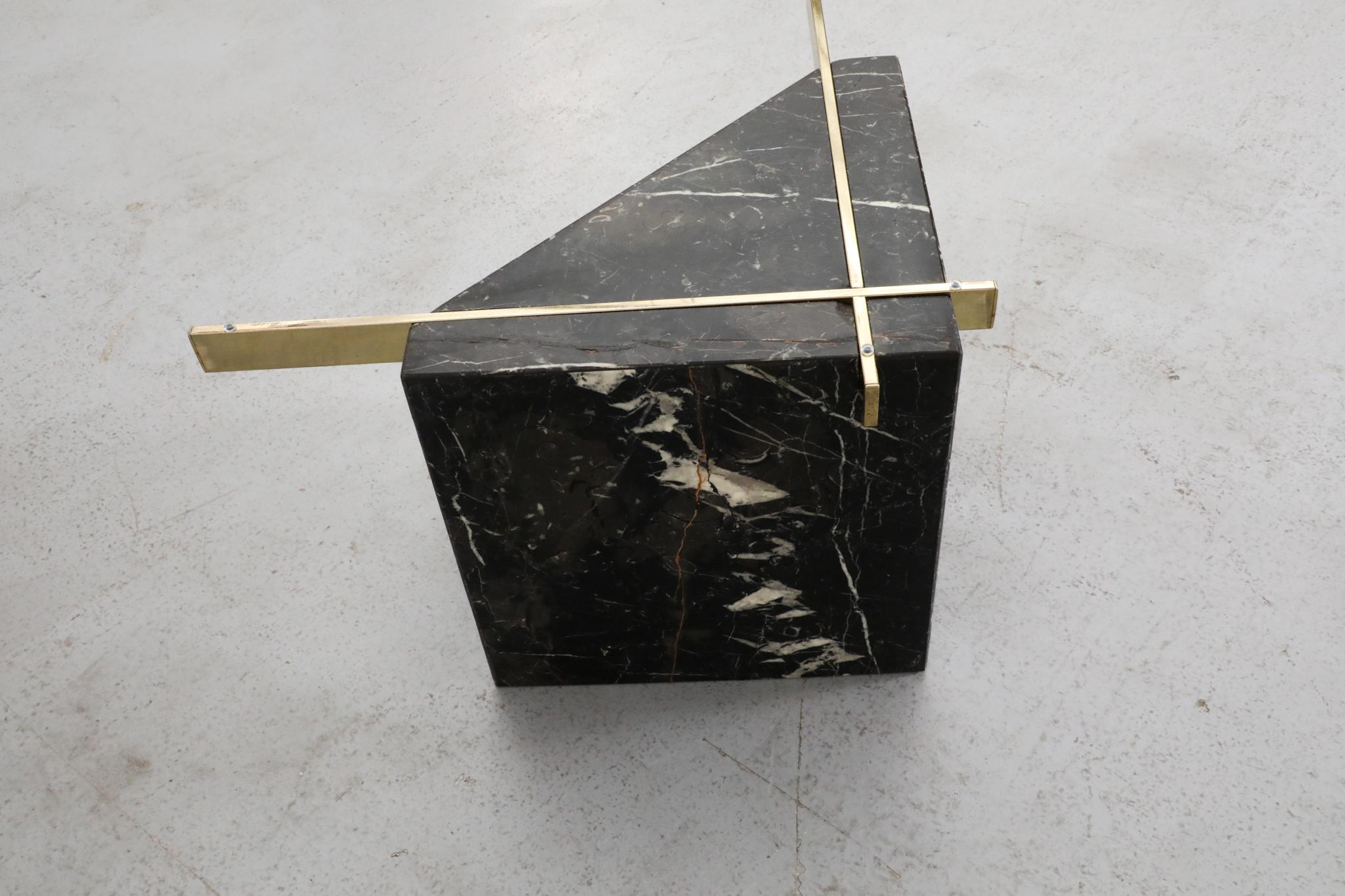 Table d'appoint ou table basse en marbre noir, laiton et verre d'inspiration Artedi des années 1970 en vente 13