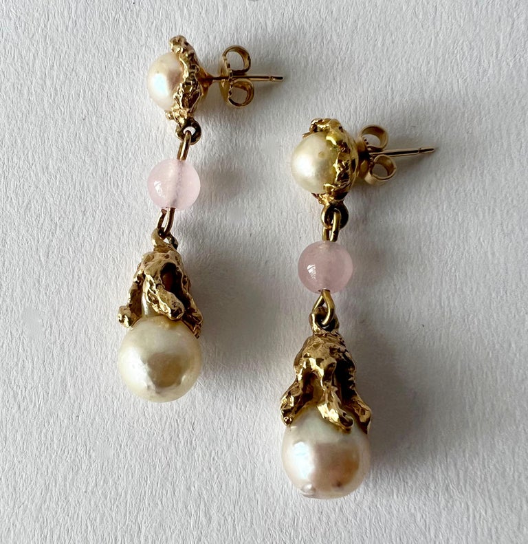 Bead 1970s Arthur King 18K Yellow Gold Pink Jade Mabe Pearl Jointed Earrings For Sale