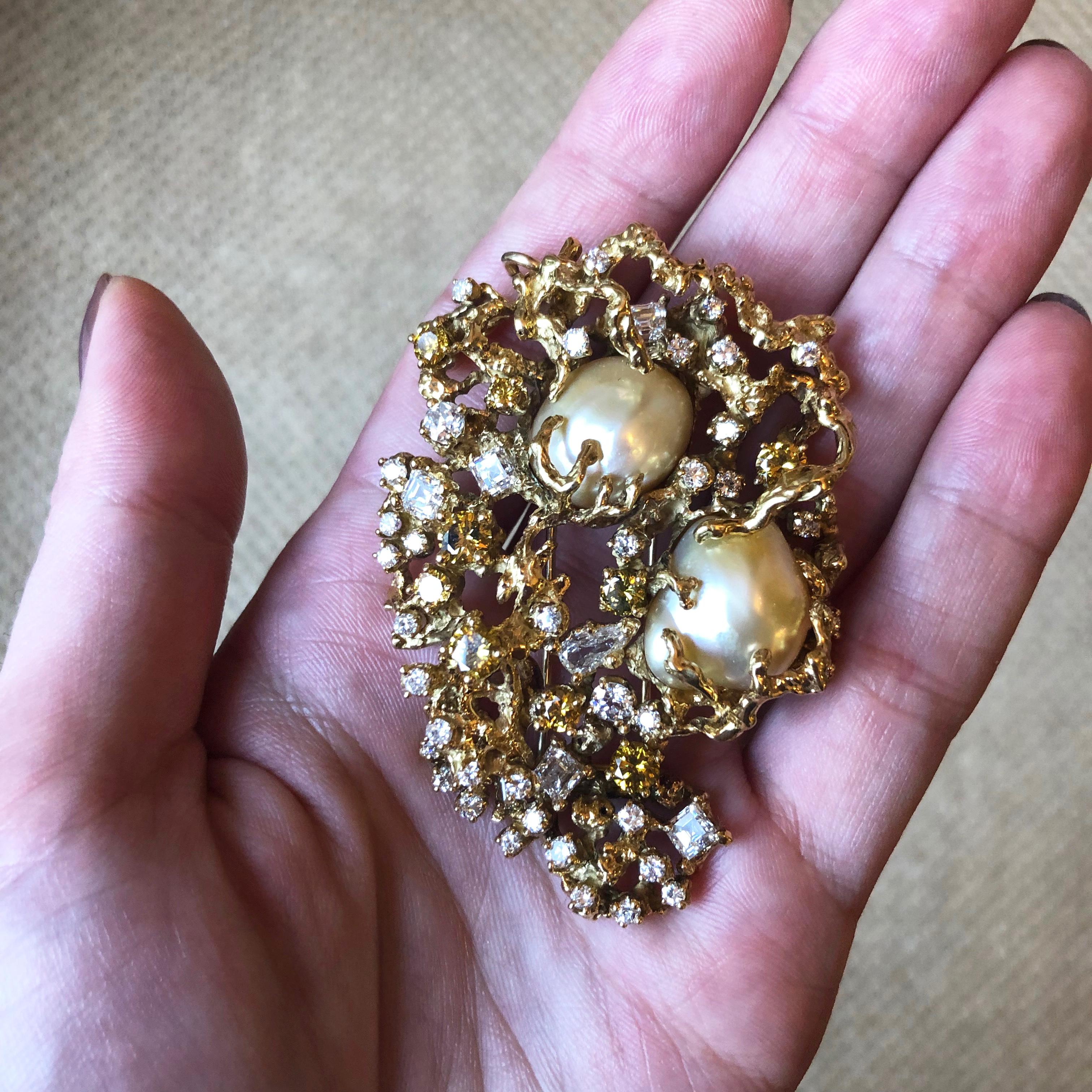 Mixed Cut Arthur King South Sea Baroque Pearl Diamond Yellow Gold Brooch 1970s For Sale