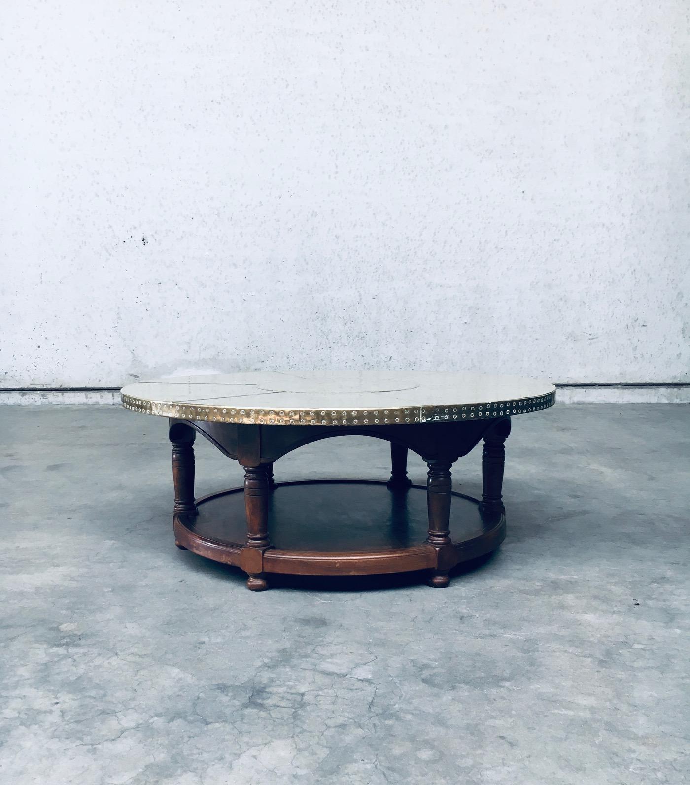 1970's Artisan Design Brass sheet covered round Coffee Table In Good Condition In Oud-Turnhout, VAN