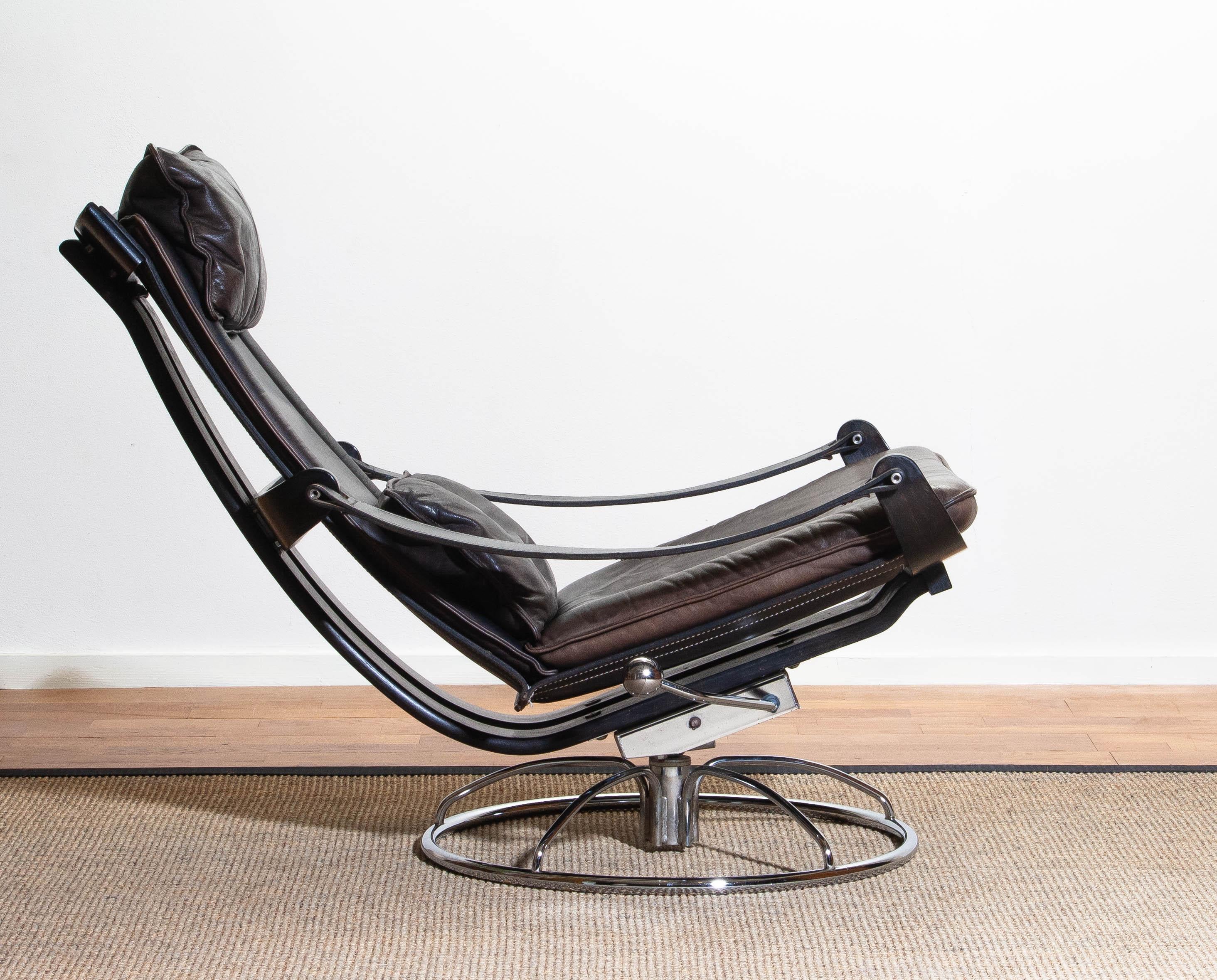 1970s Artistic Leather Swivel / Relax Chair by Ake Fribytter for Nelo Sweden In Good Condition In Silvolde, Gelderland