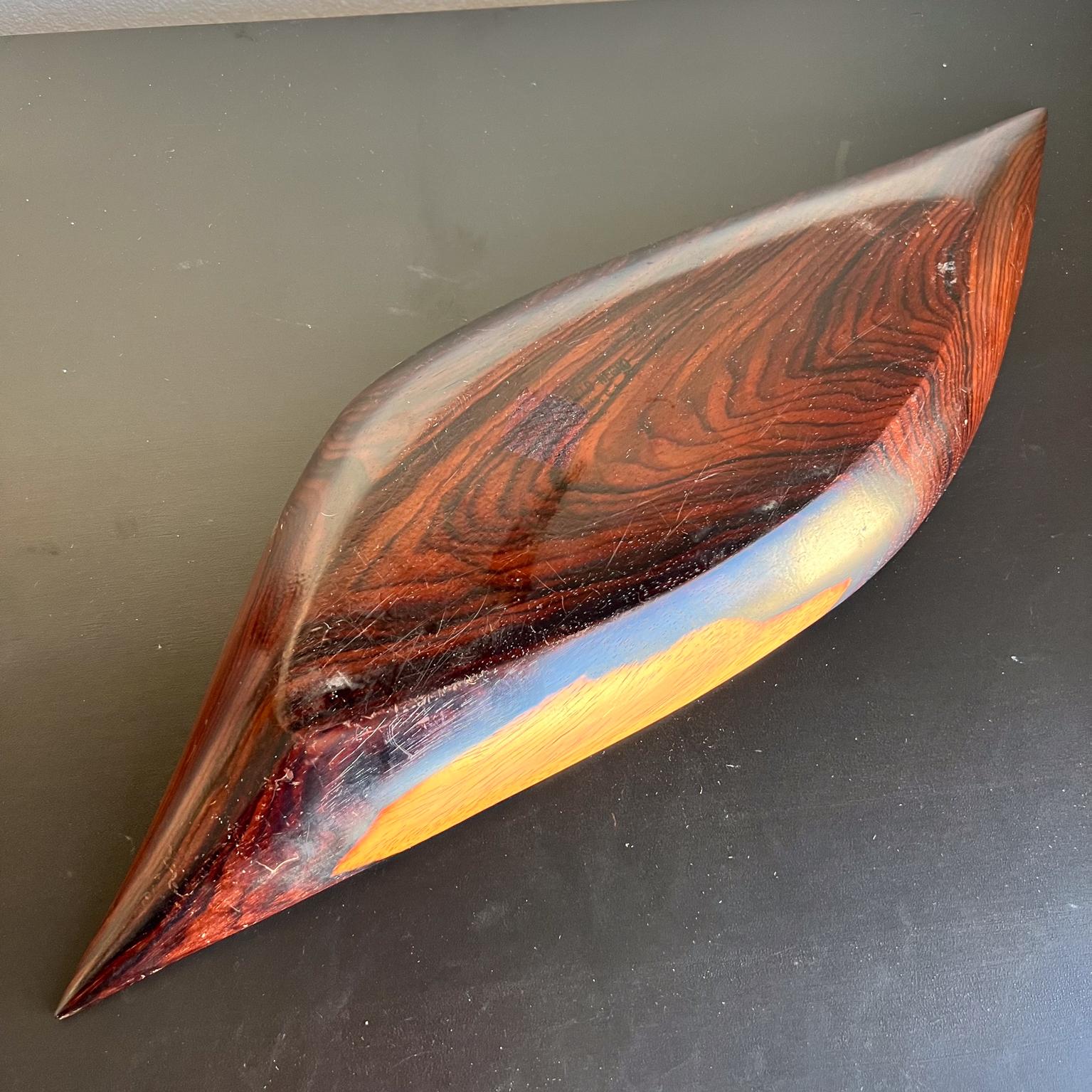 Plat de service brésilien des années 1970 en bois exotique en vente 2