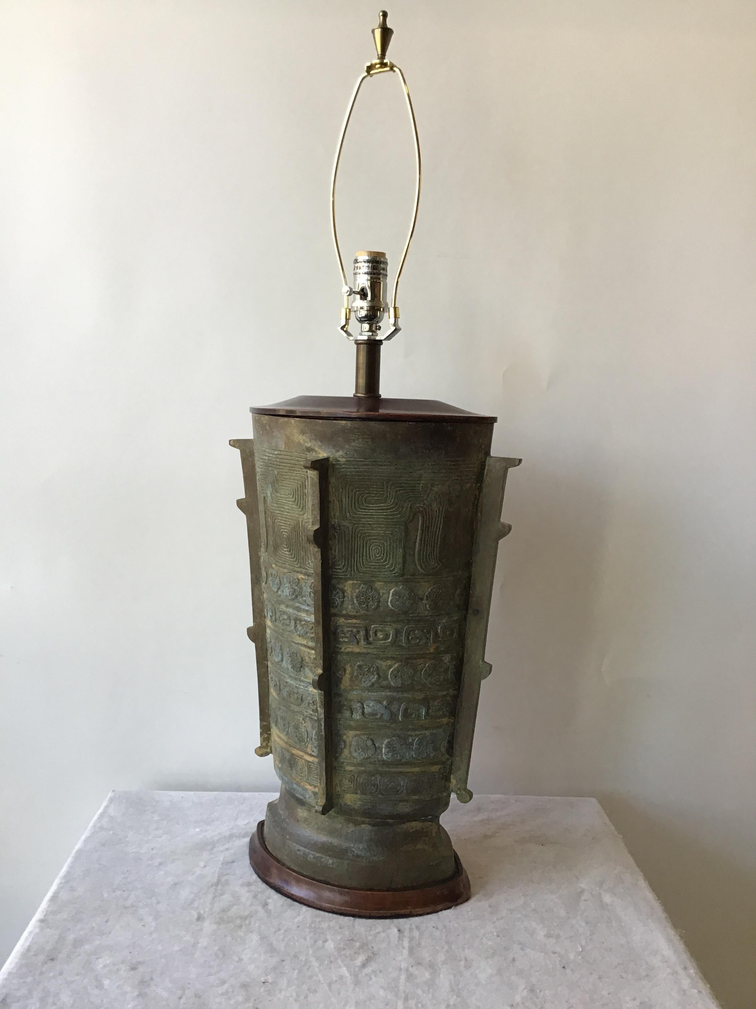 1970s Asian Bronze Urn Lamp In Good Condition In Tarrytown, NY