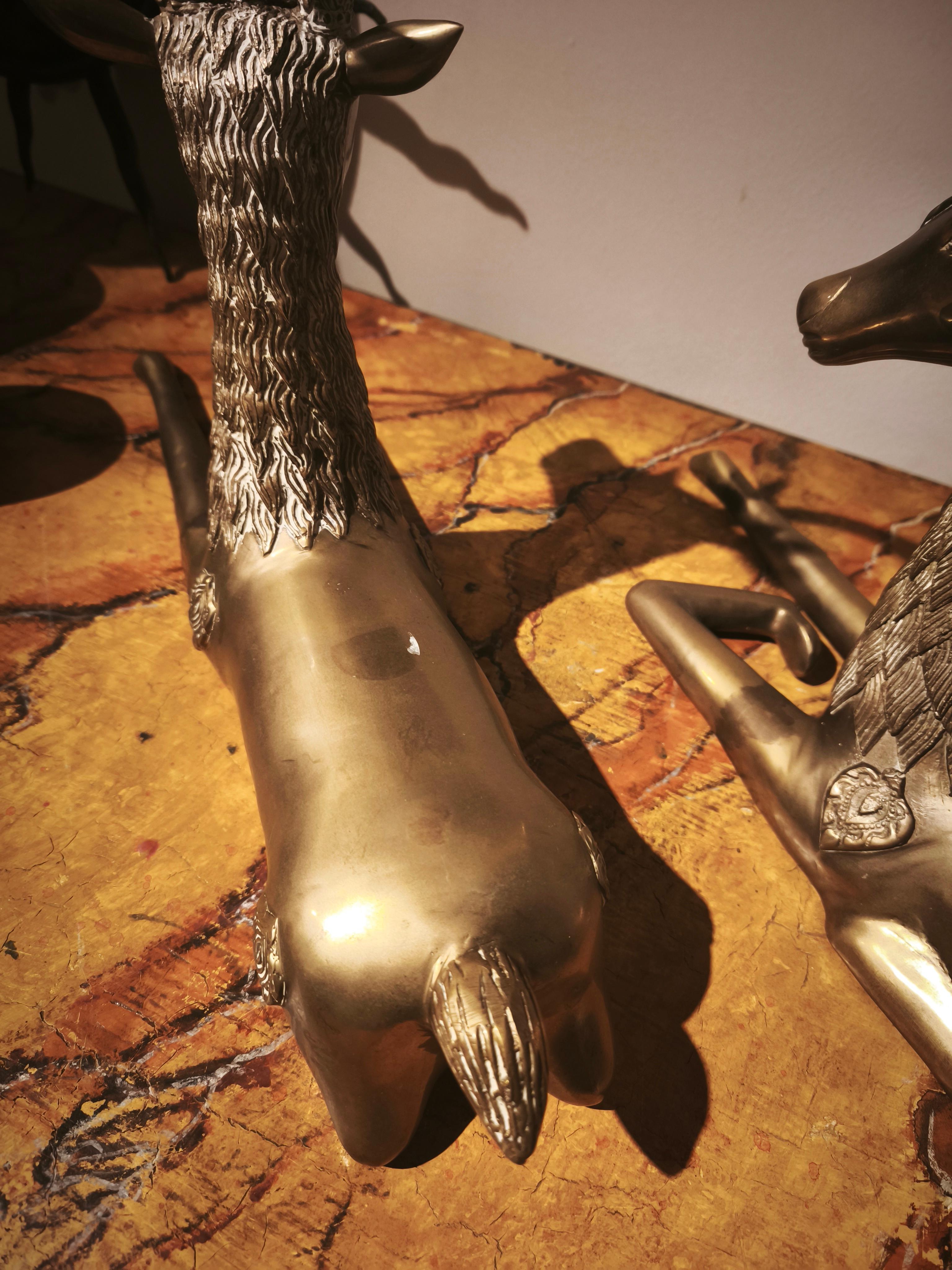 Coppia di cervi reclinabili in bronzo massiccio degli anni '70 in stile Asian Style. in vendita 8