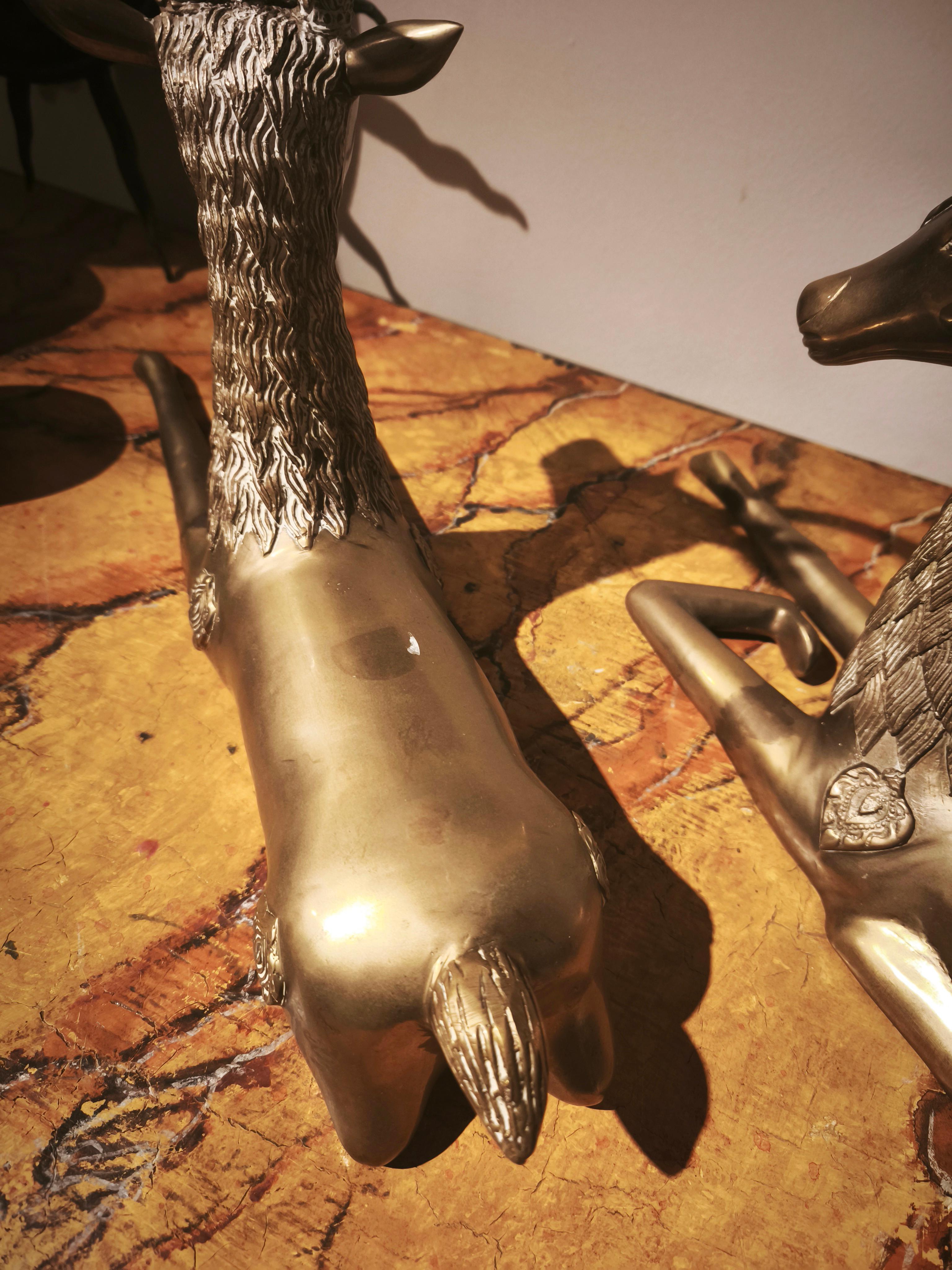 Coppia di cervi reclinabili in bronzo massiccio degli anni '70 in stile Asian Style. in vendita 9