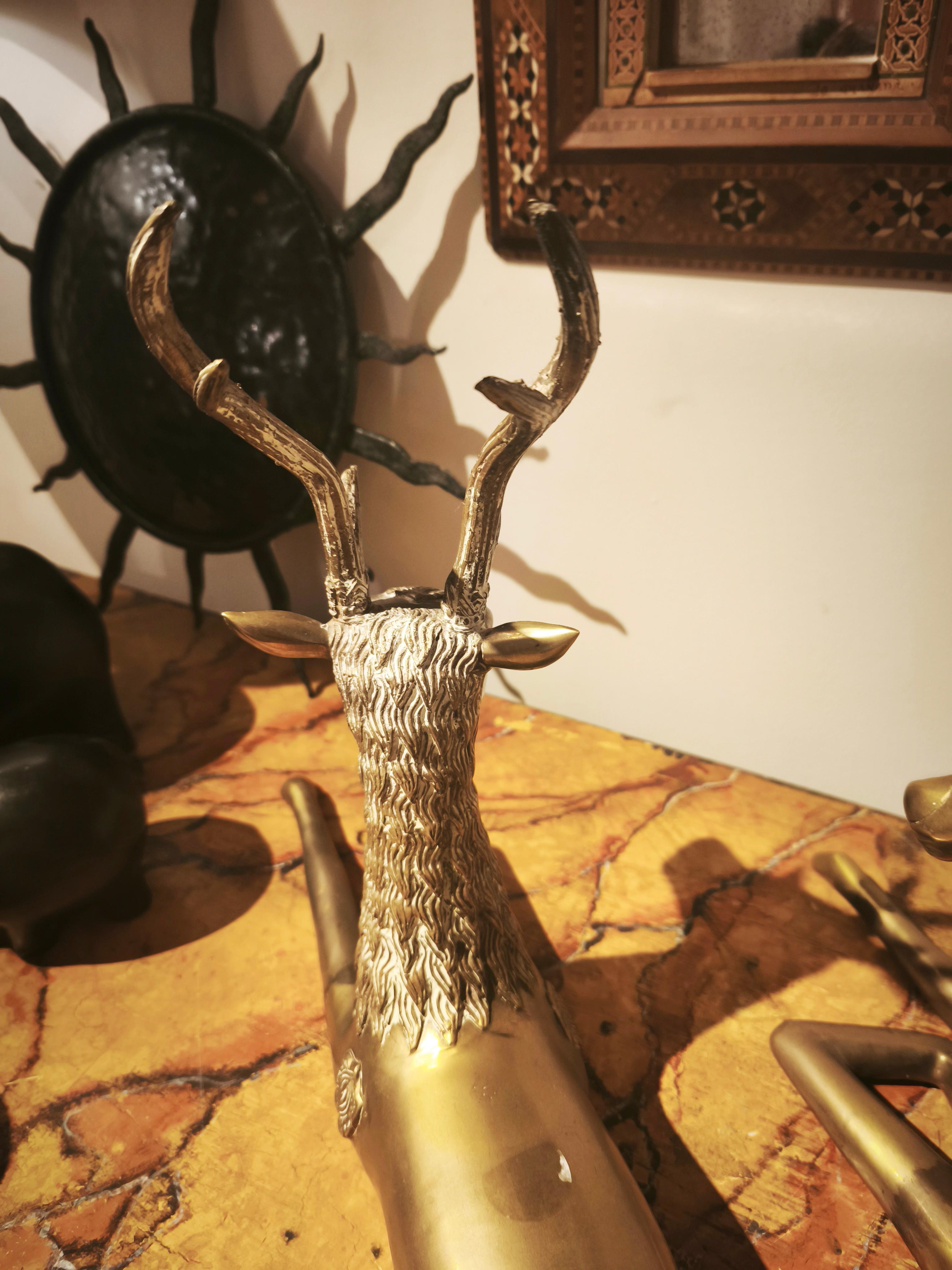 Coppia di cervi reclinabili in bronzo massiccio degli anni '70 in stile Asian Style. in vendita 10