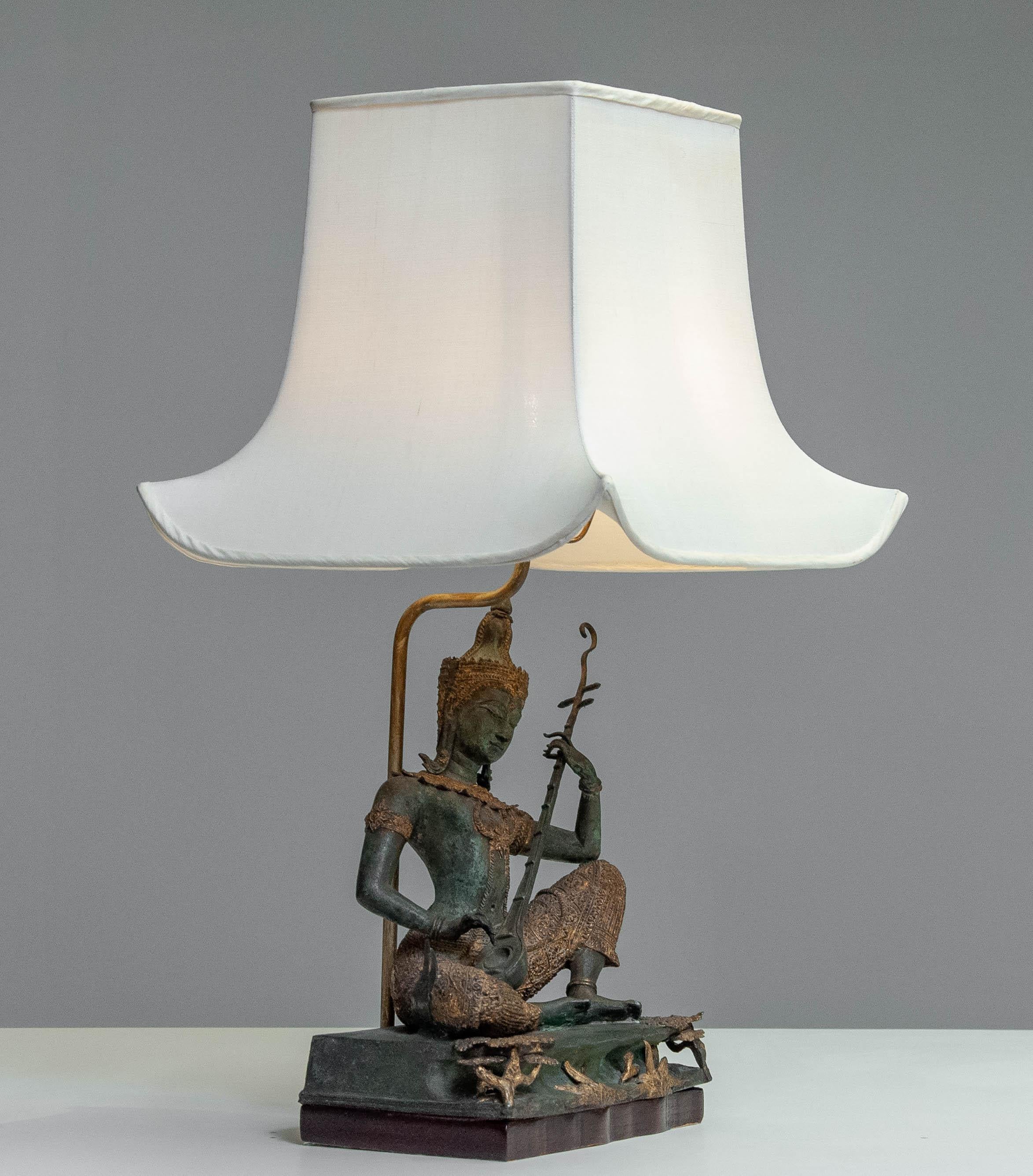 1970s Asian Vintage Table Lamp with Bronze / Gild Statue of Phra Aphai Mani For Sale 3