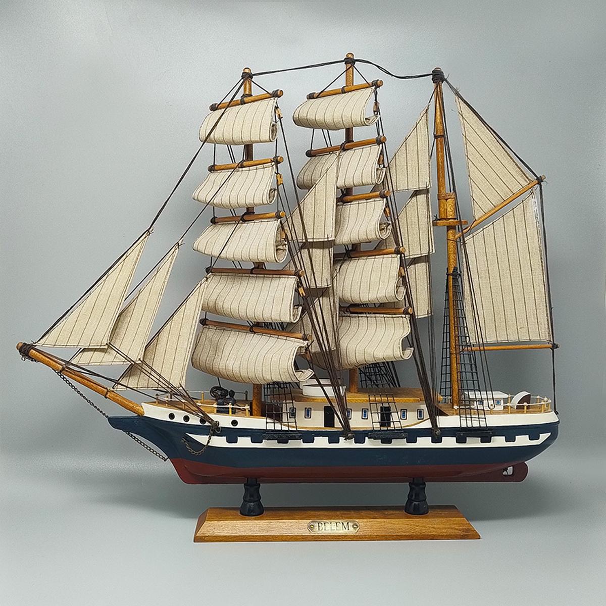 1970s Astonishing Belem Model Ship. Handmade. Made in England In Excellent Condition In Milano, IT