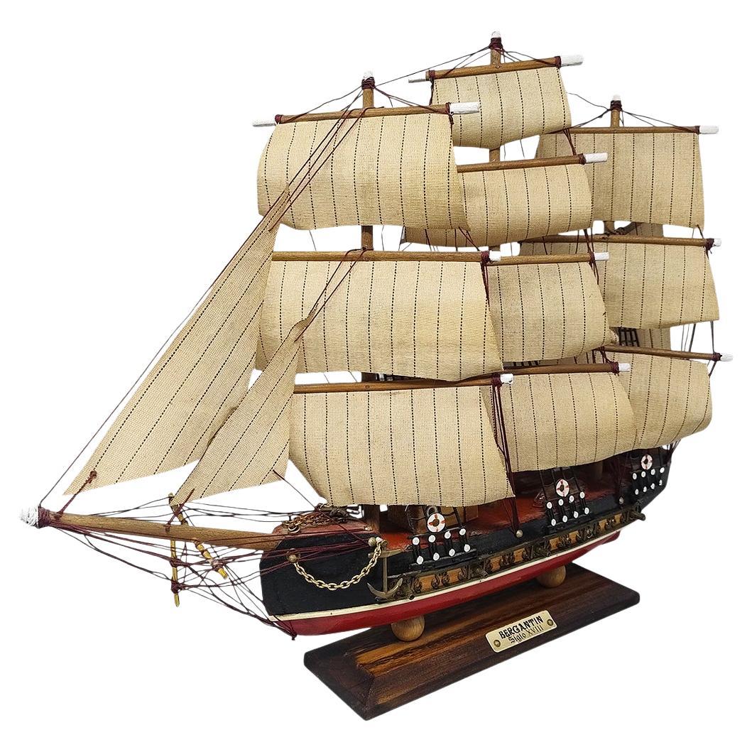1970s Astonishing Bergantin Siglo XVIII Model No. Fait à la main. Fabriqué en Angleterre