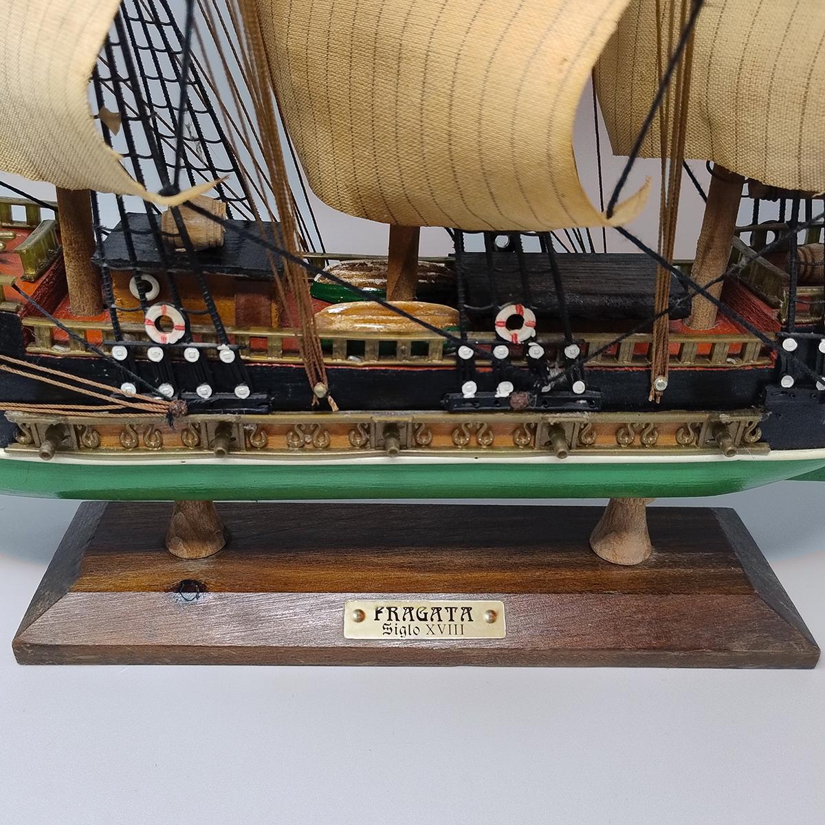 1970s Astonishing Fragata Siglo XVIII Model Ship. Handmade. Made in England For Sale 1